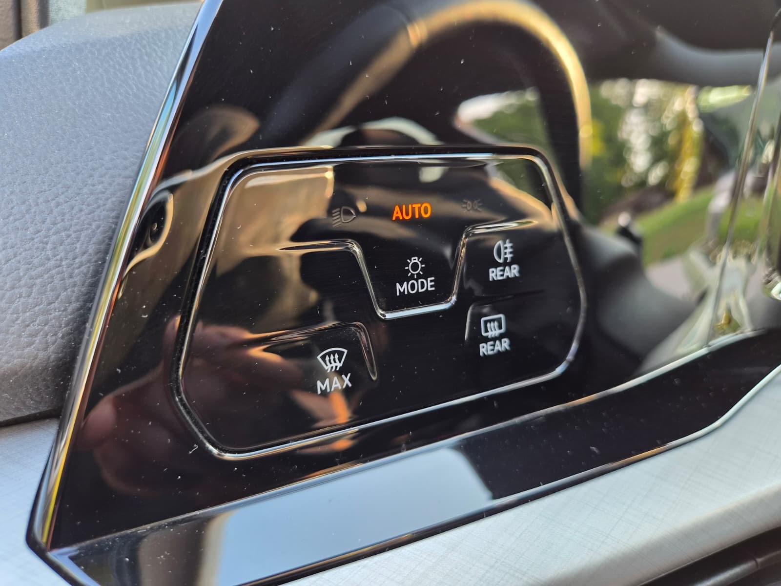 VW Golf 1.5 TSI Life-image-14