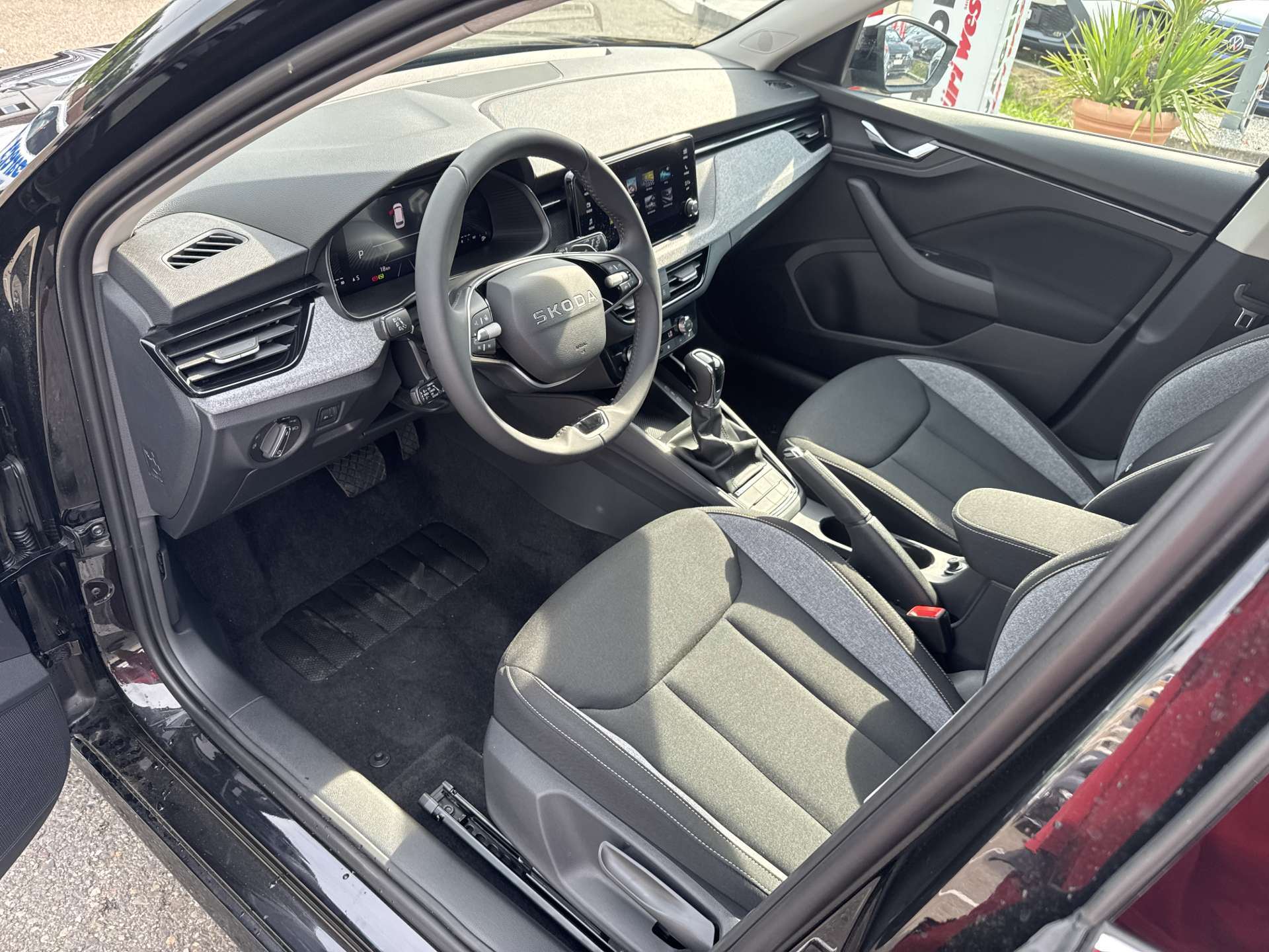 SKODA Kamiq 1.0 TSi Selection DSG-Automat-image-5