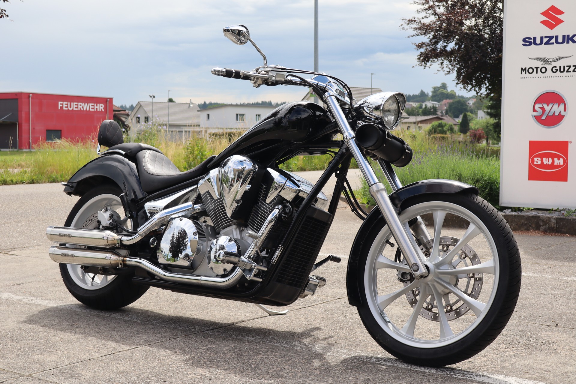 HONDA VT 1300 CX ABS-showroom-element-1