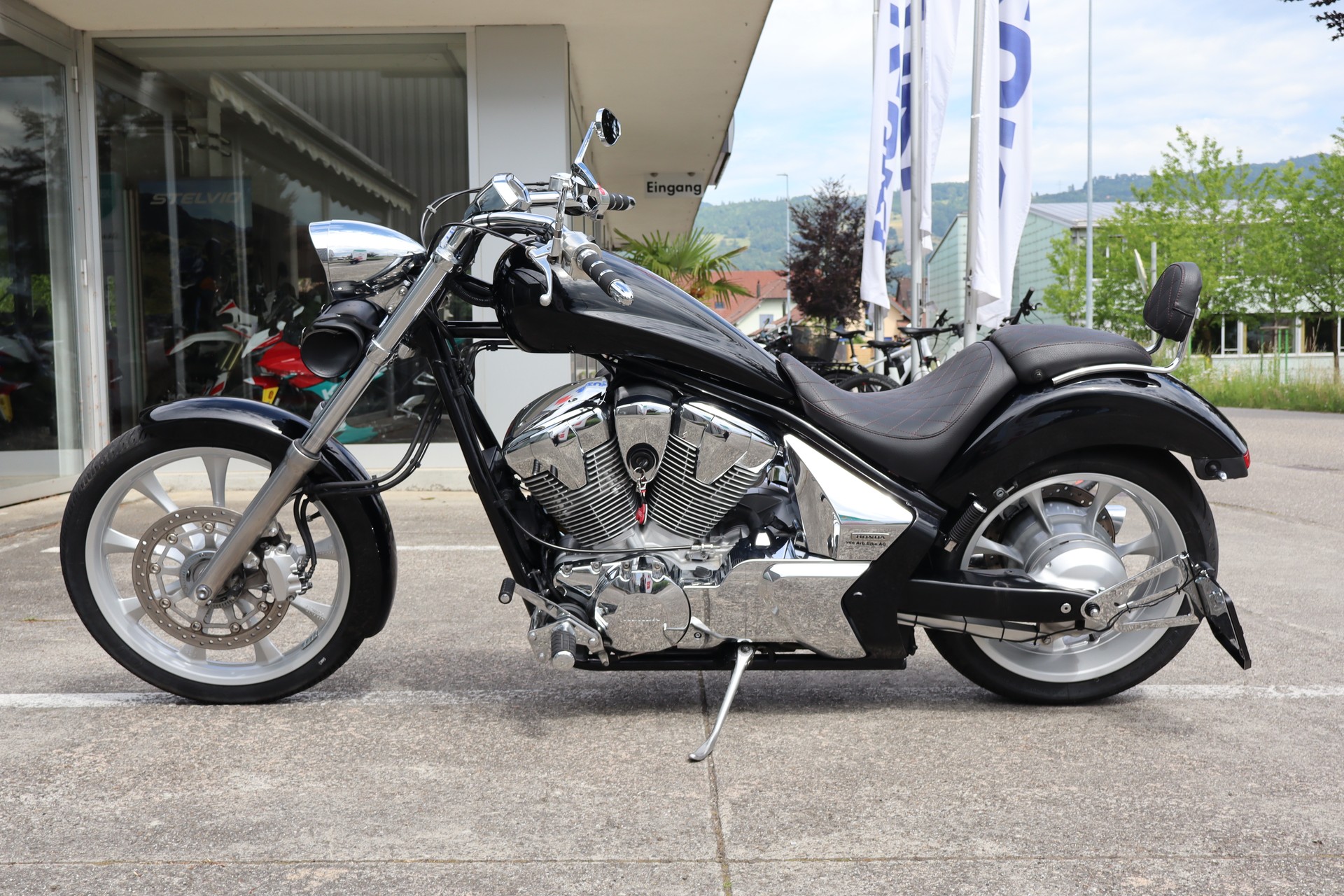 HONDA VT 1300 CX ABS-showroom-element-3