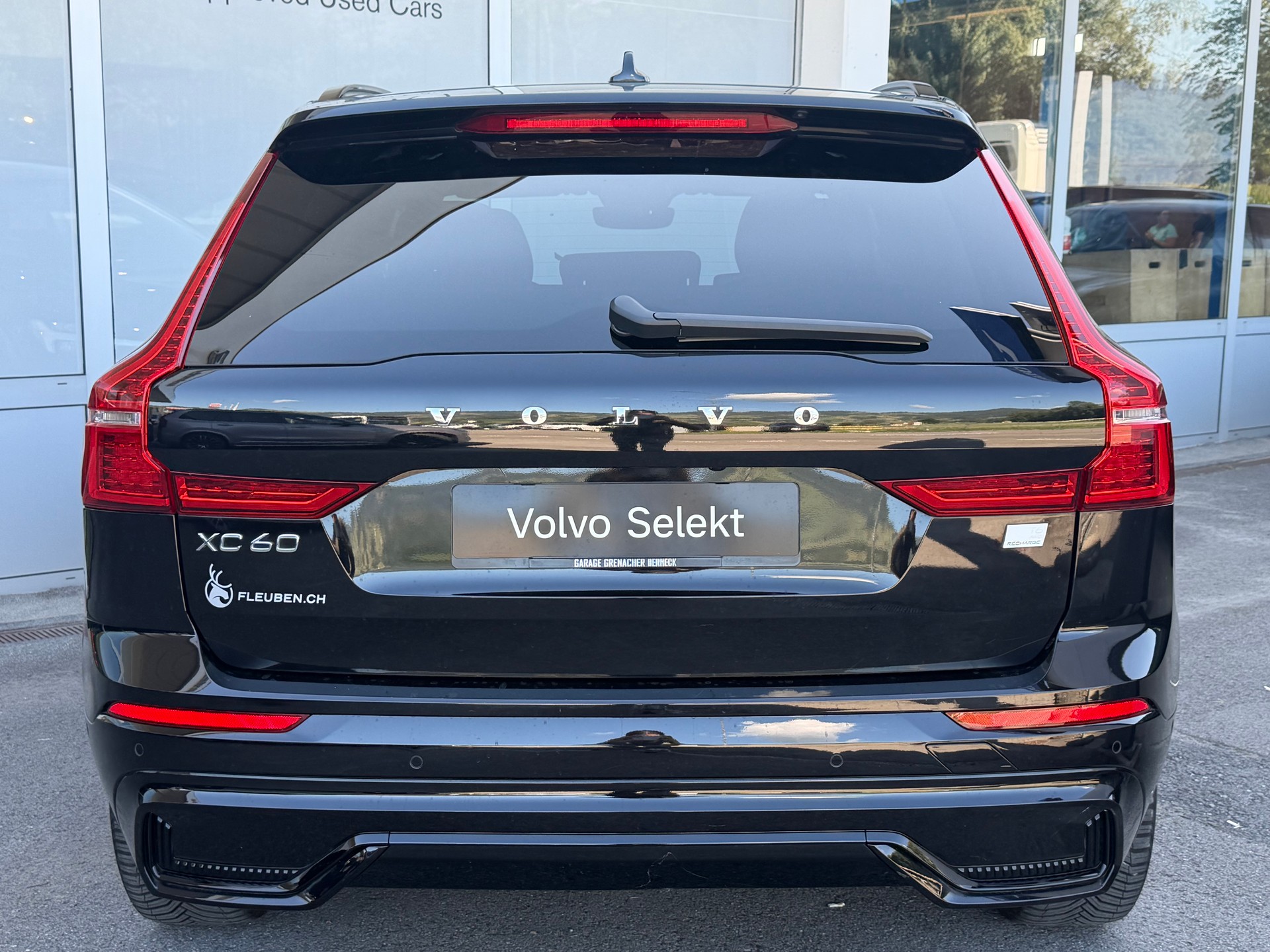 VOLVO XC60 T6 eAWD R-Design Geartronic-image-24