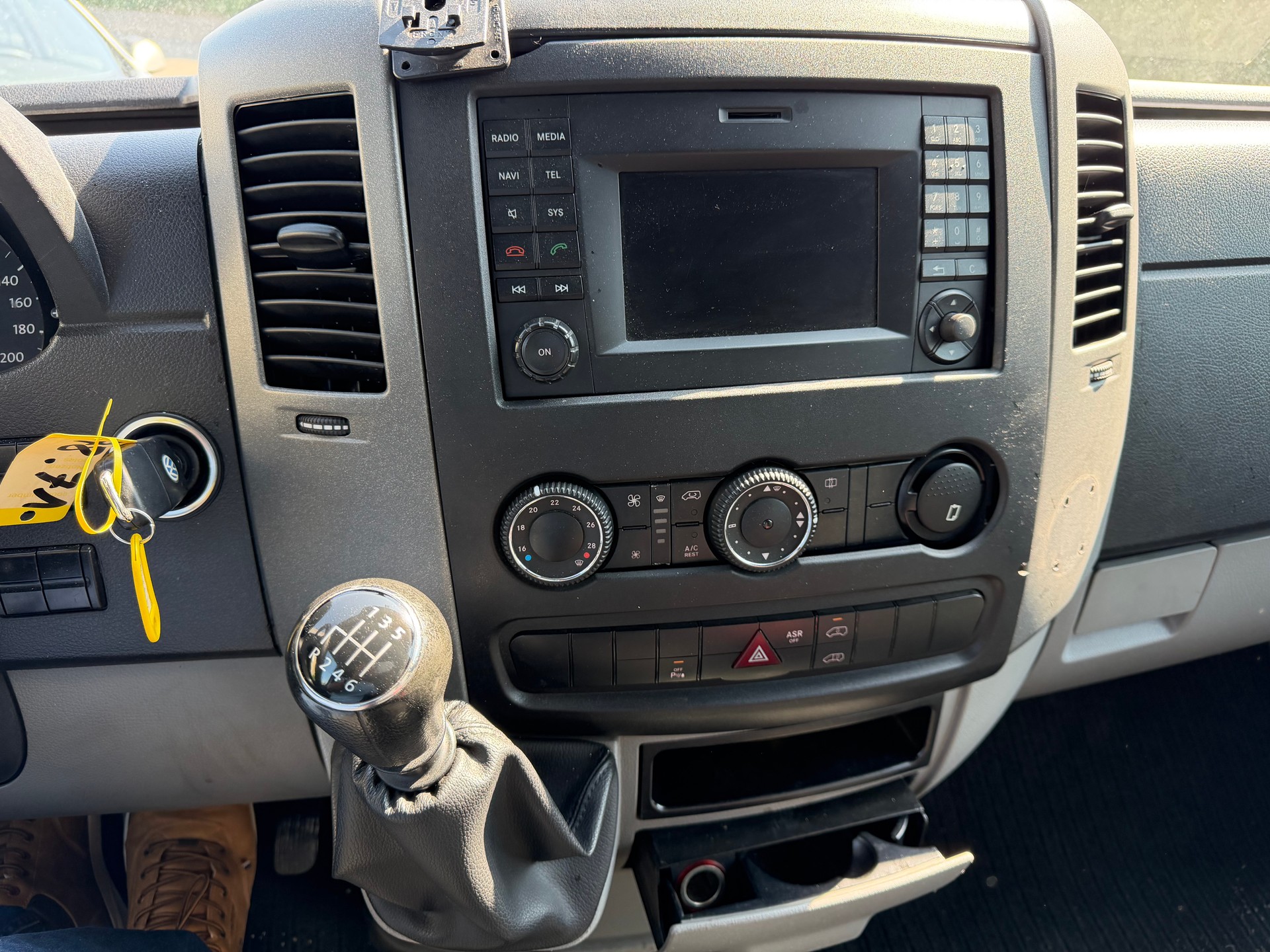 VW Crafter 35L 2.0 TDI-image-6