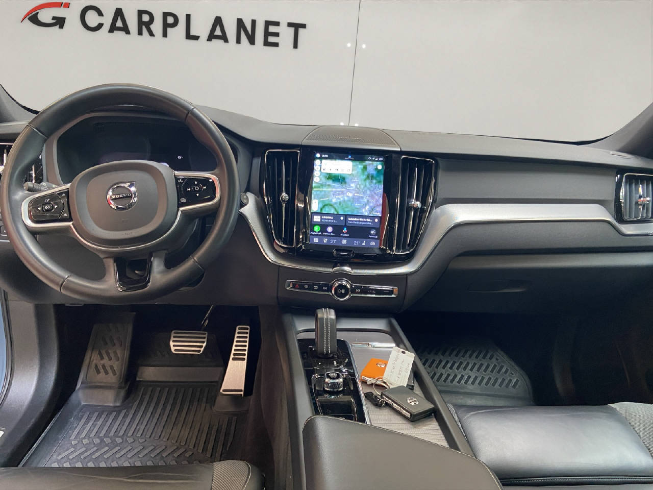 VOLVO XC60 2.0 T6 TE R-Design eAWD-image-5