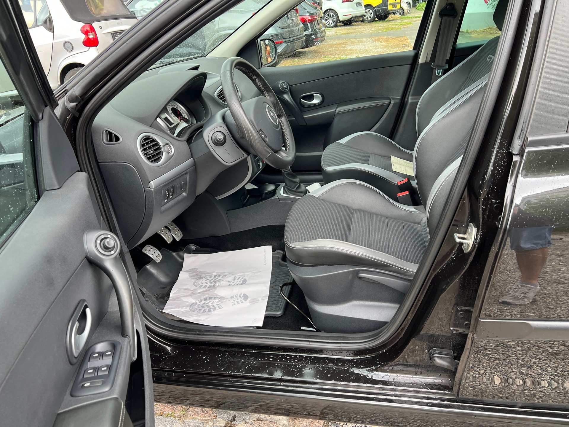 RENAULT Clio 2.0 16V GT-image-8