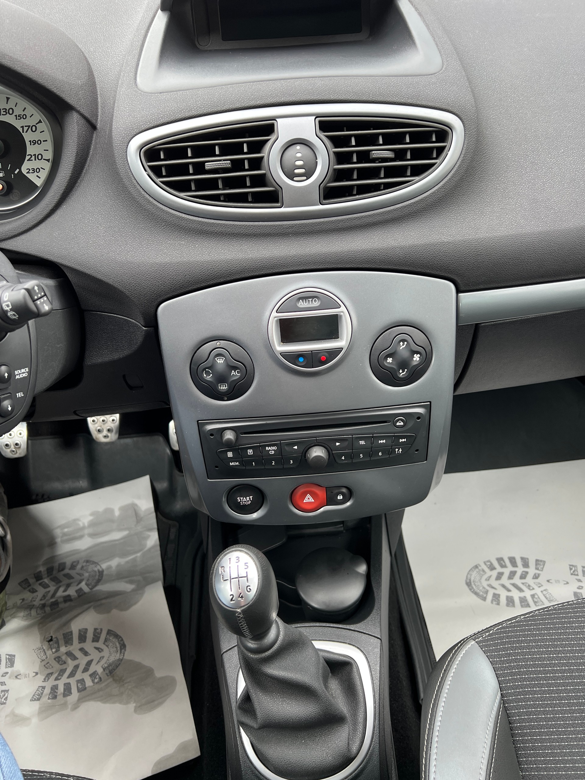 RENAULT Clio 2.0 16V GT-image-12