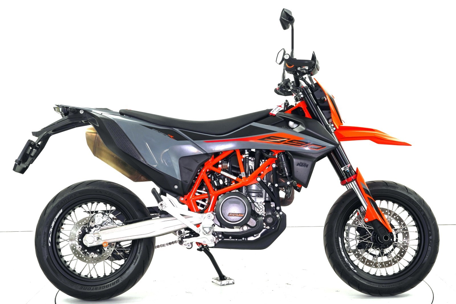 KTM SMC 690 R ABS-showroom-element-3
