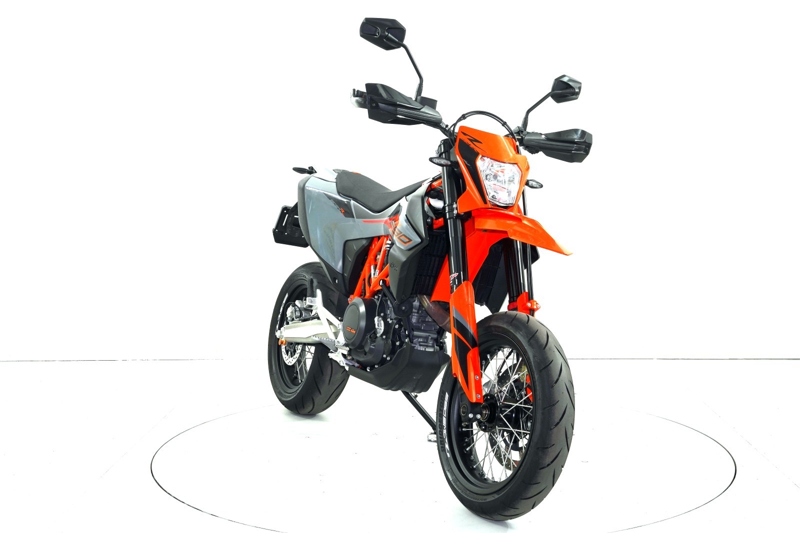 KTM SMC 690 R ABS-showroom-element-1