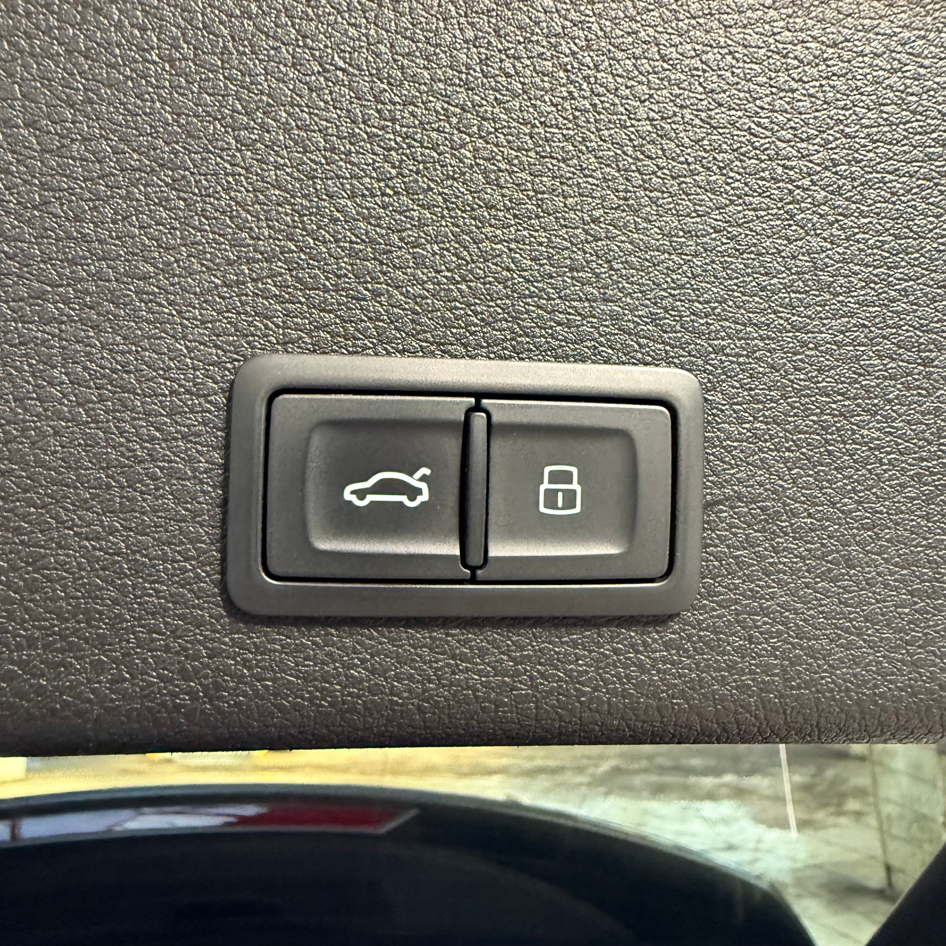 AUDI e-tron 50 S Line quattro Swiss-image-18