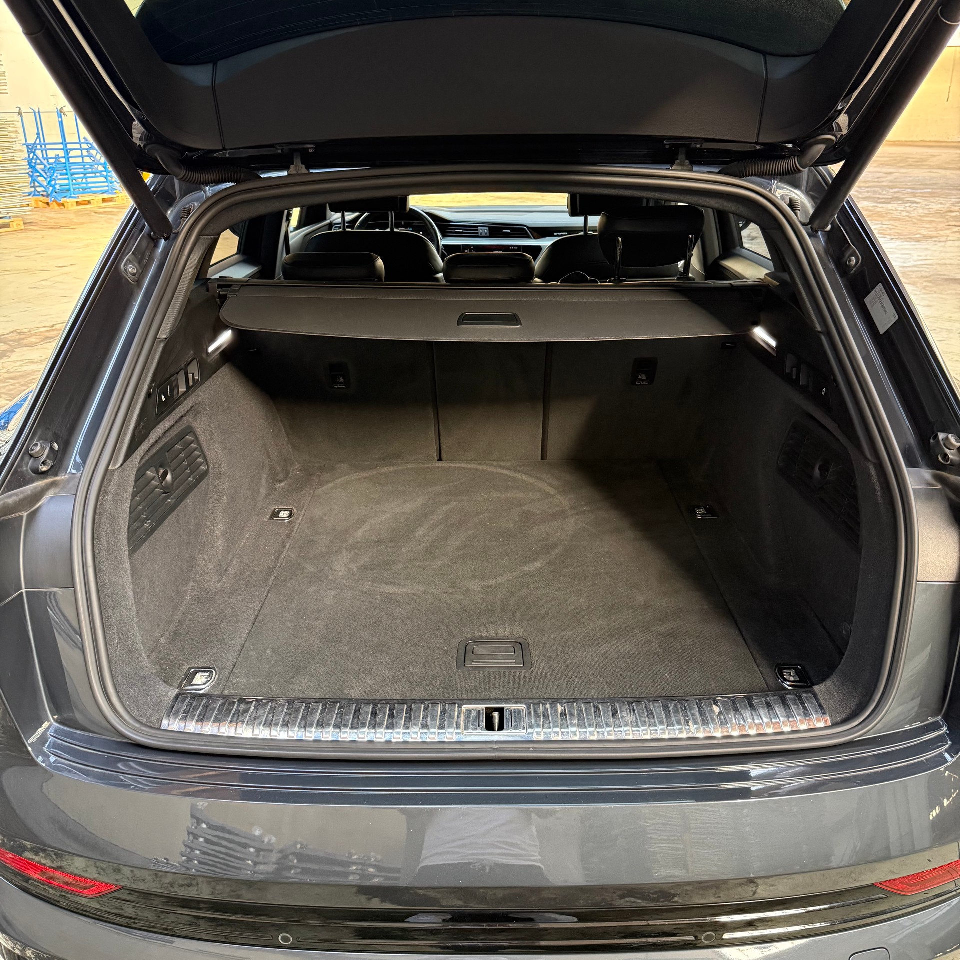 AUDI e-tron 50 S Line quattro Swiss-image-17