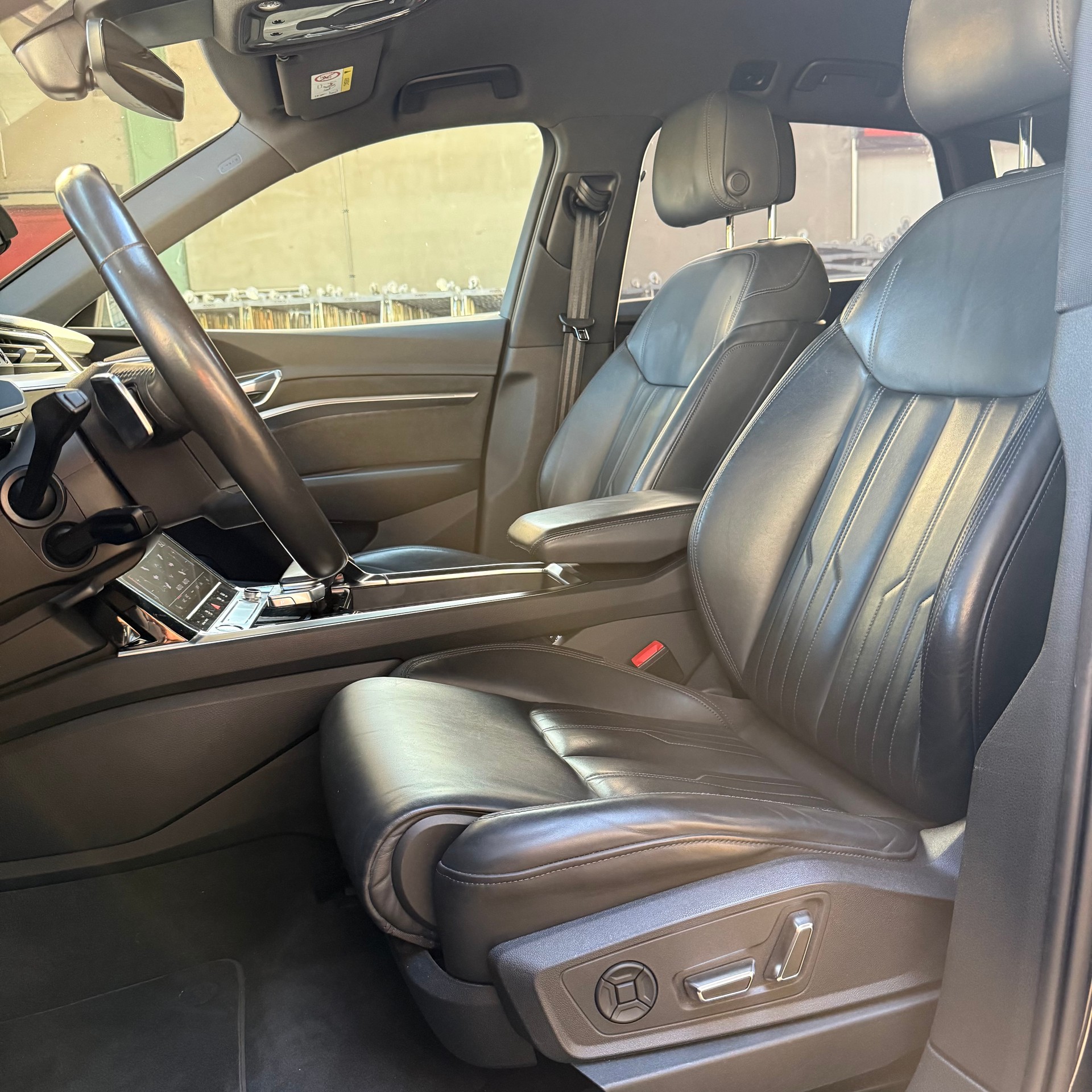 AUDI e-tron 50 S Line quattro Swiss-image-10