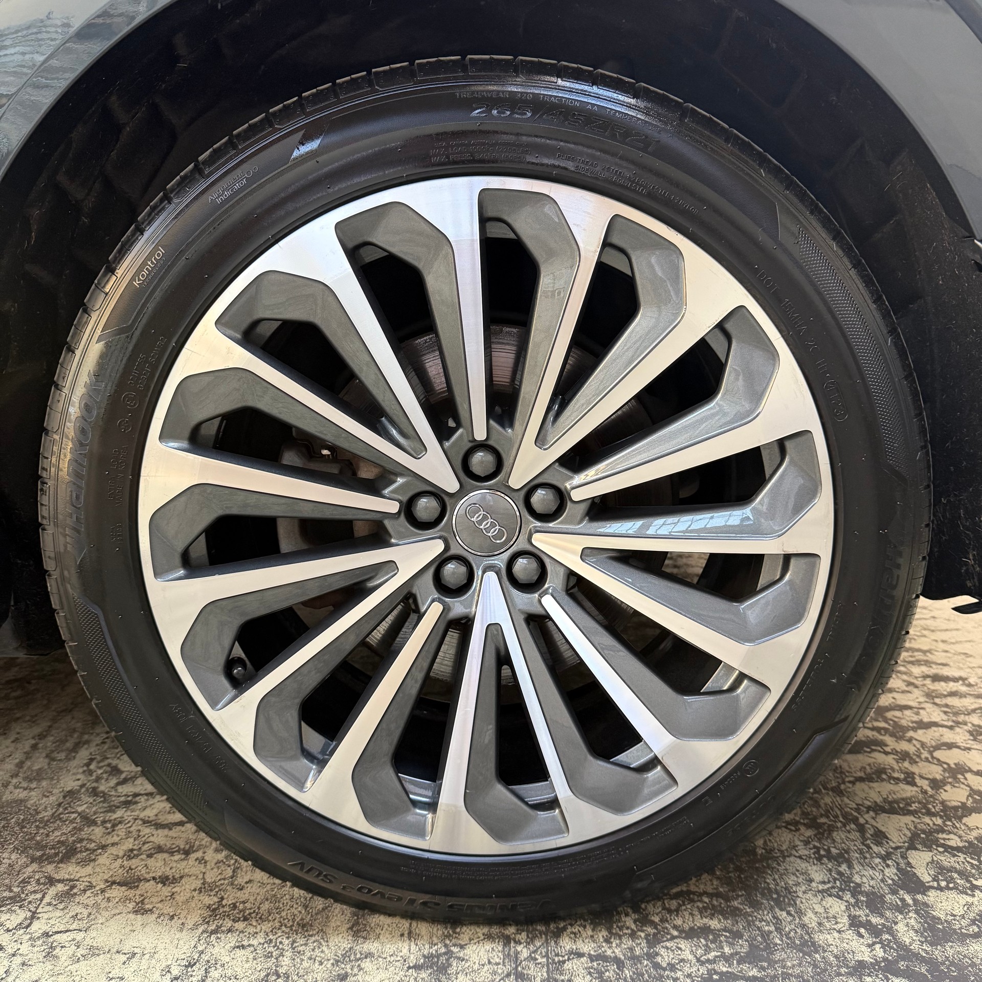 AUDI e-tron 50 S Line quattro Swiss-image-19