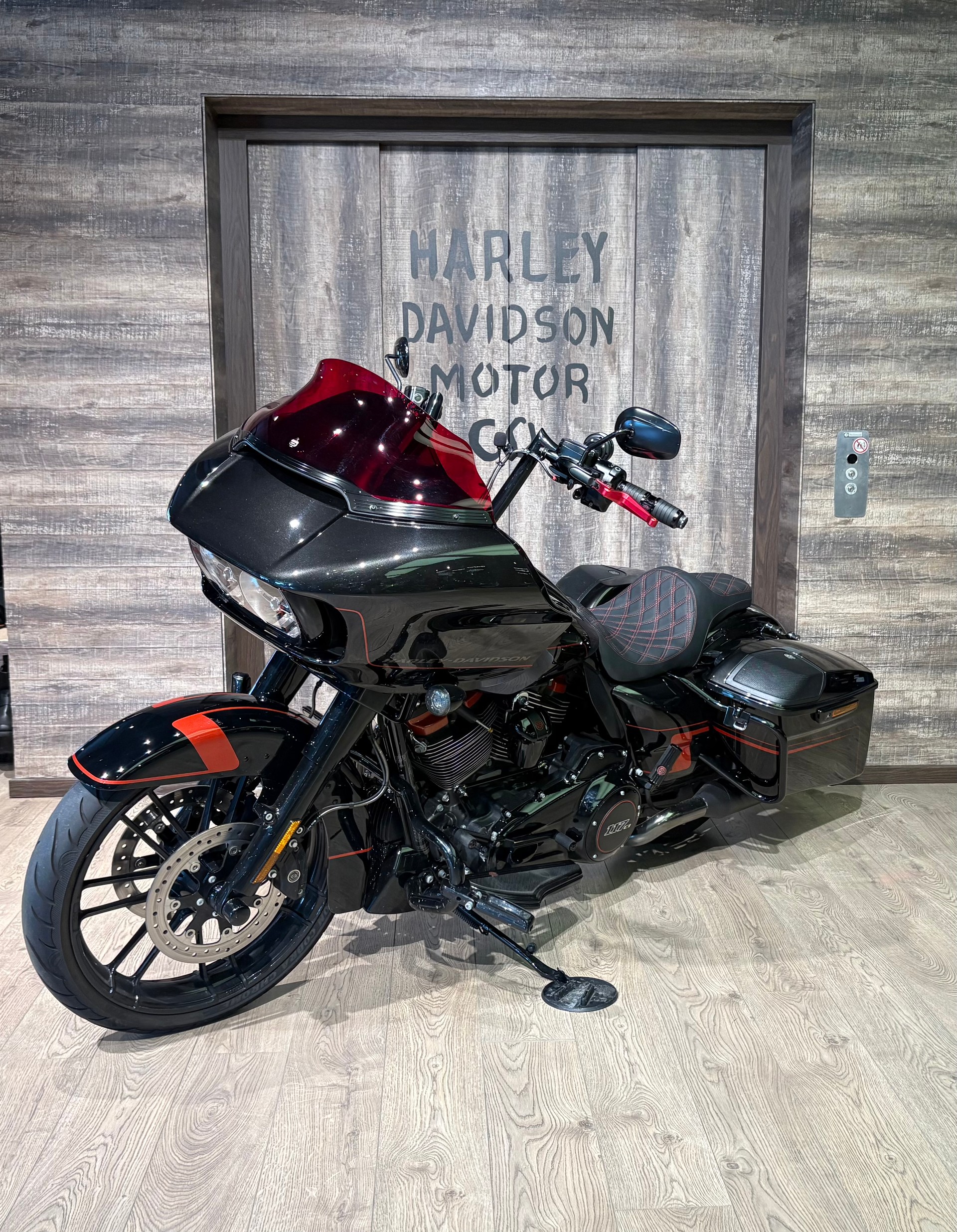 HARLEY-DAVIDSON FLTRXSE Road Glide Special 117 CVO-showroom-element-2
