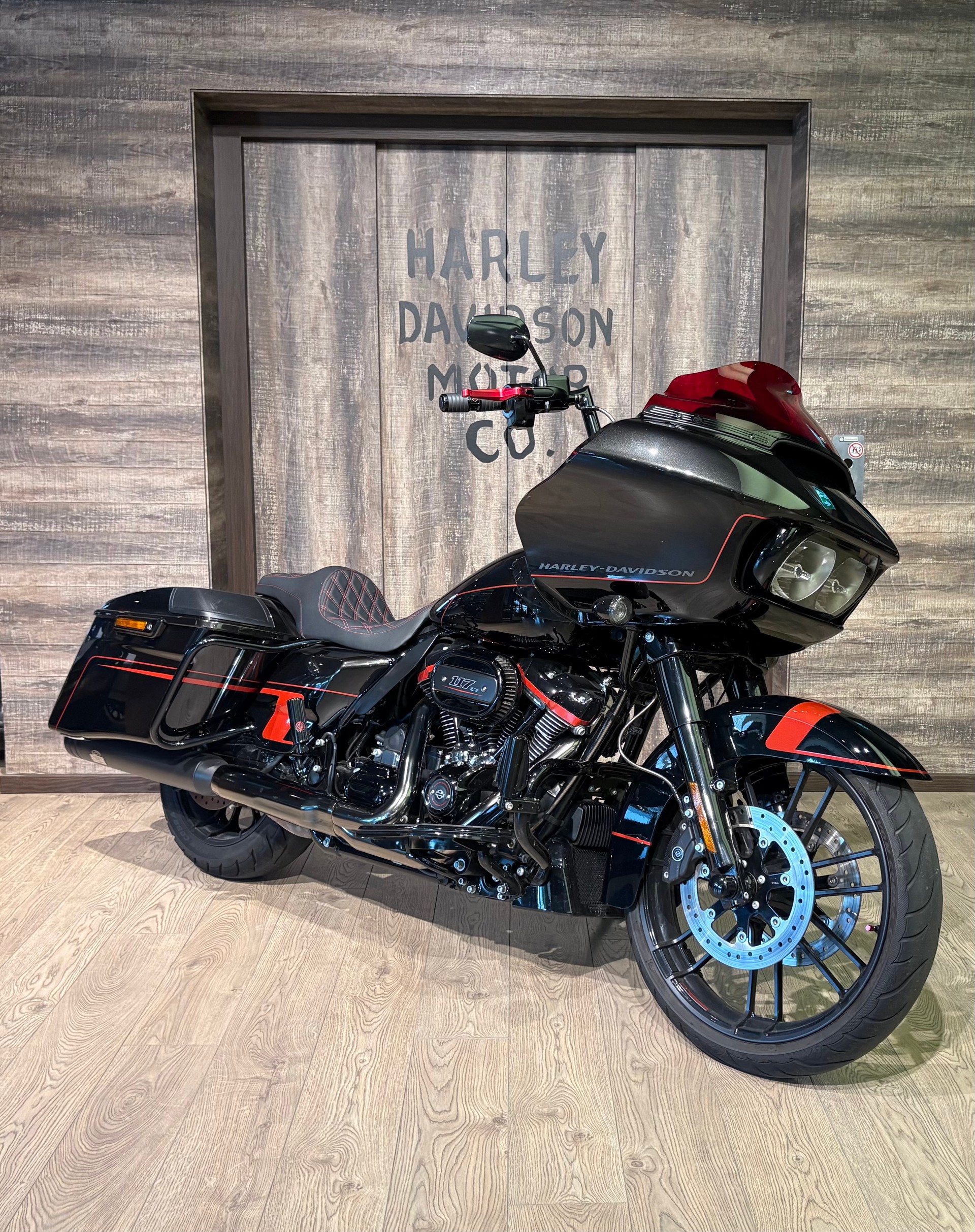 HARLEY-DAVIDSON FLTRXSE Road Glide Special 117 CVO-showroom-element-1