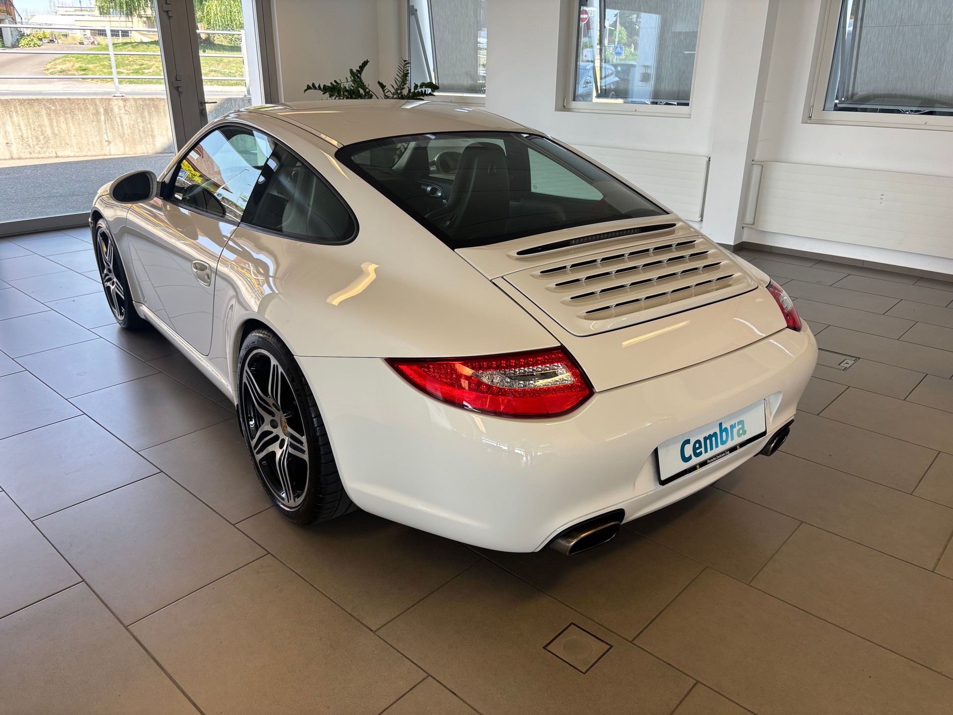 PORSCHE 911 Carrera 4 997.2 Handschaltung-image-3