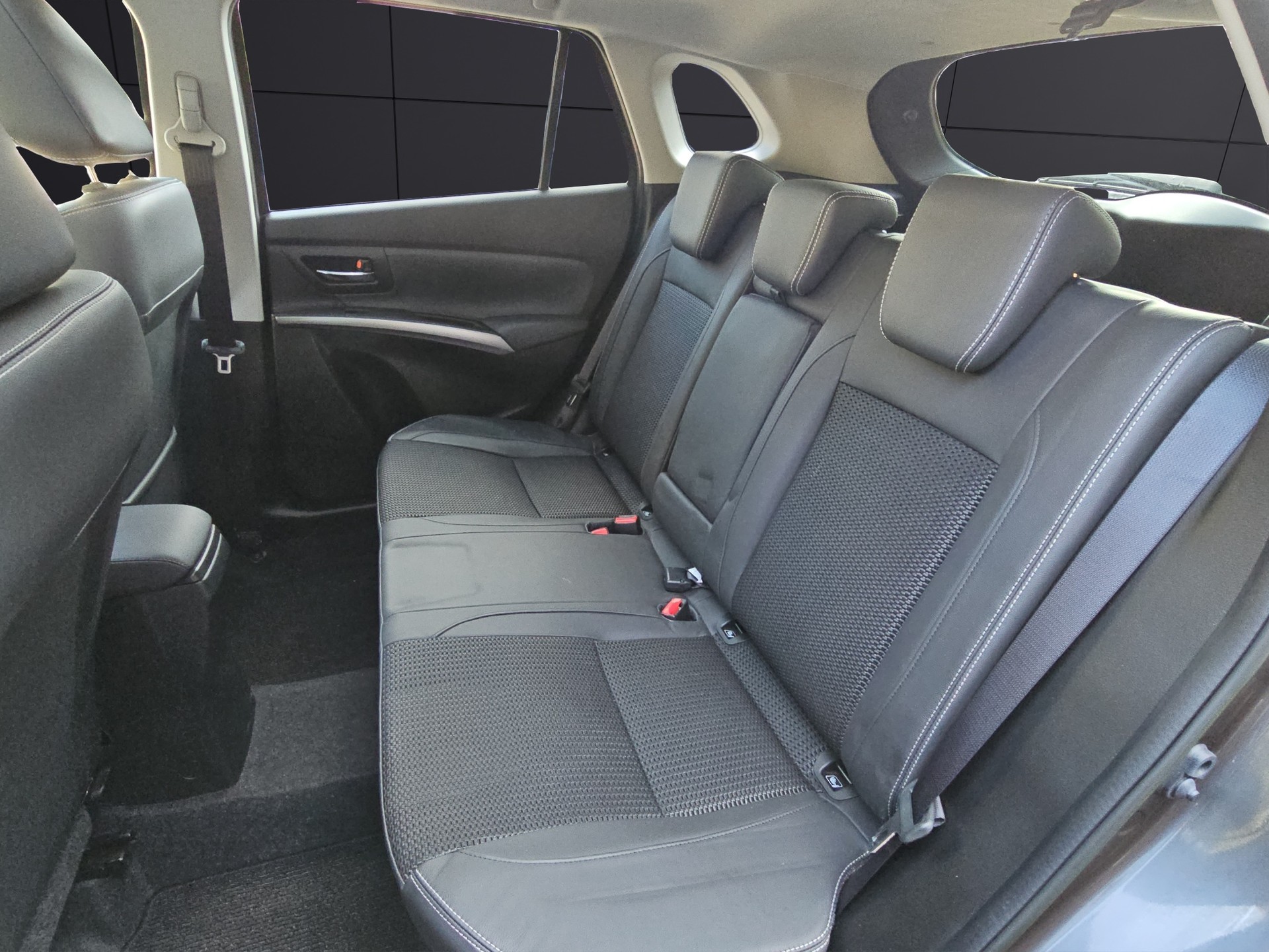 SUZUKI S-Cross 1.5 Compact Top Hybrid 4x4-image-10