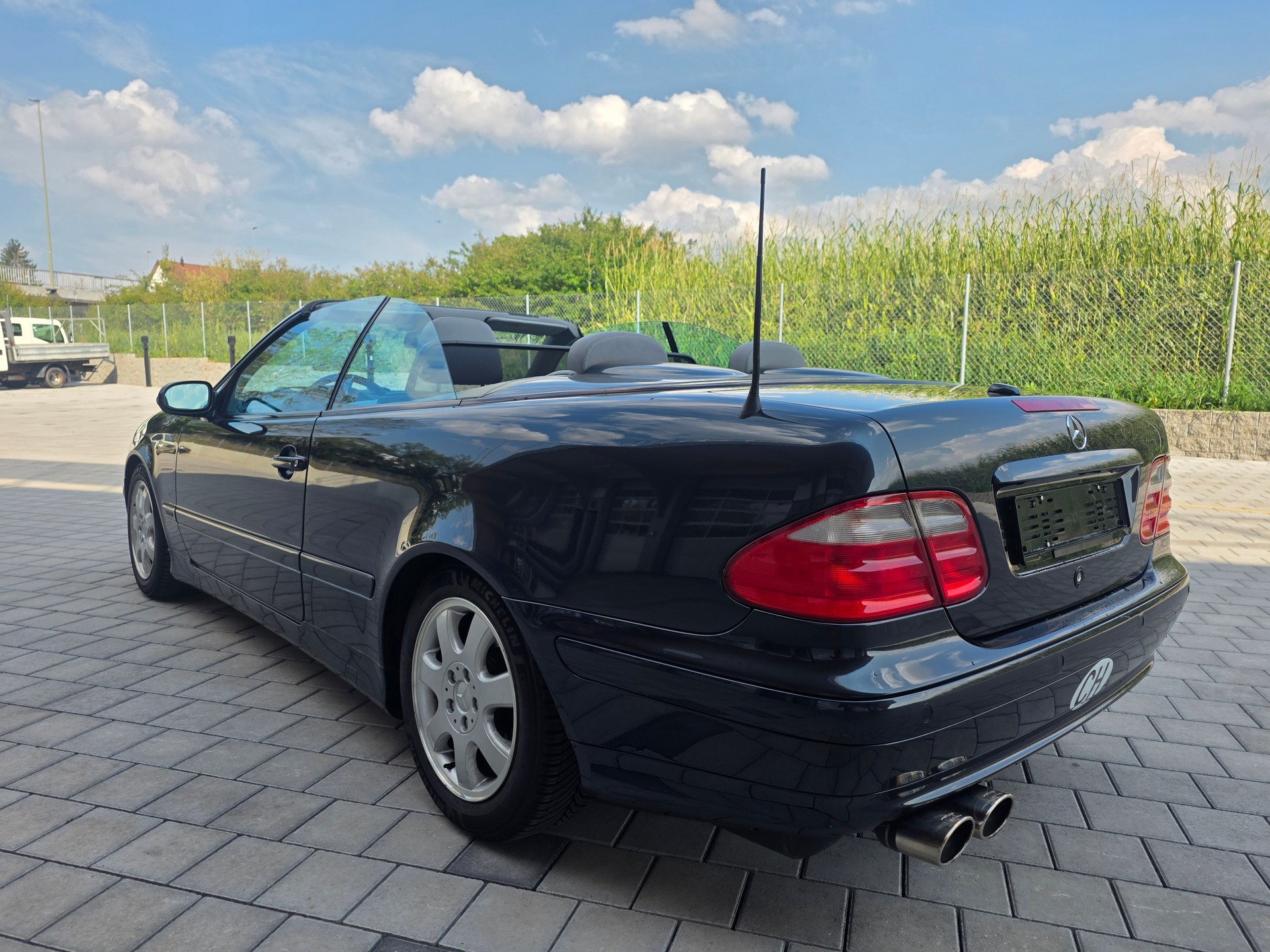 MERCEDES-BENZ CLK 320 Avantgarde Automatic-image-4