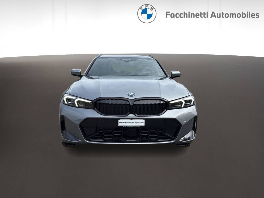 BMW 330e x DriveTouring Steptronic M Sport Pro-image-8