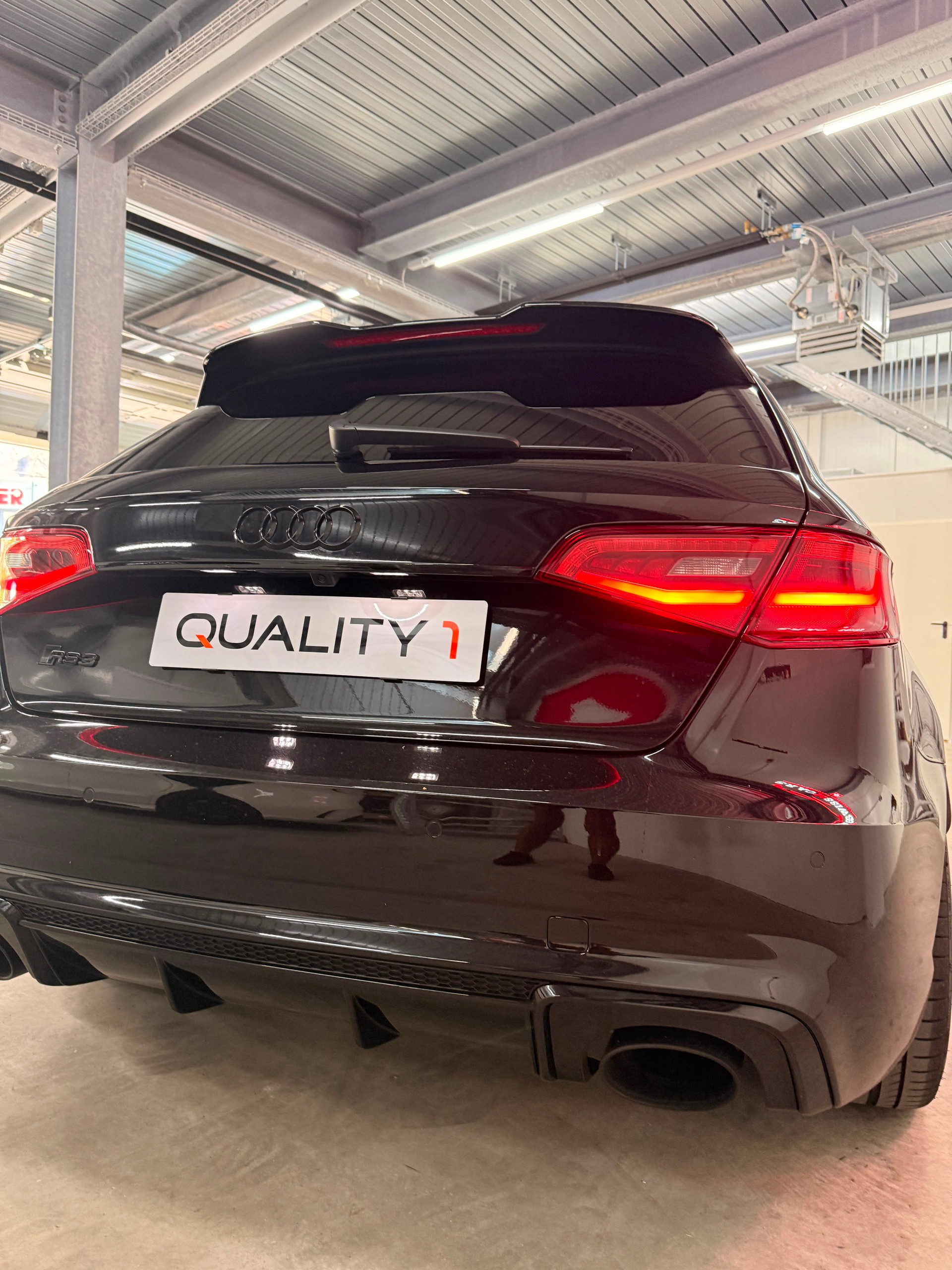 AUDI RS3 2.5 TSI quattro S-tronic-image-13