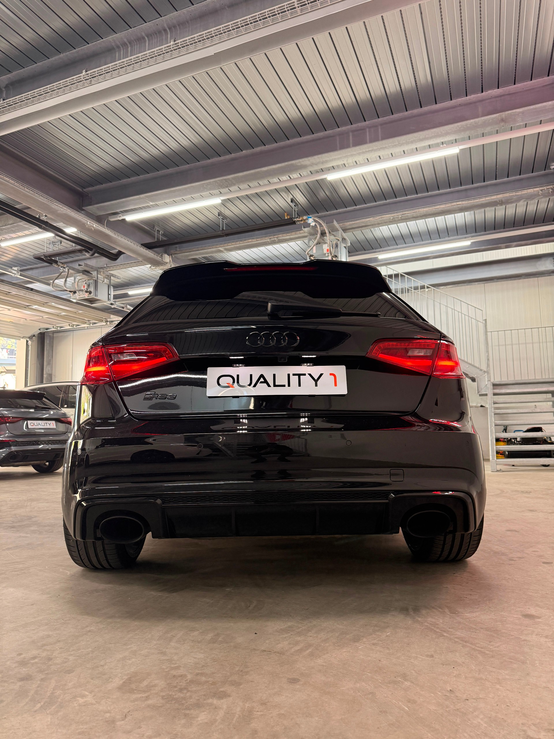 AUDI RS3 2.5 TSI quattro S-tronic-image-4
