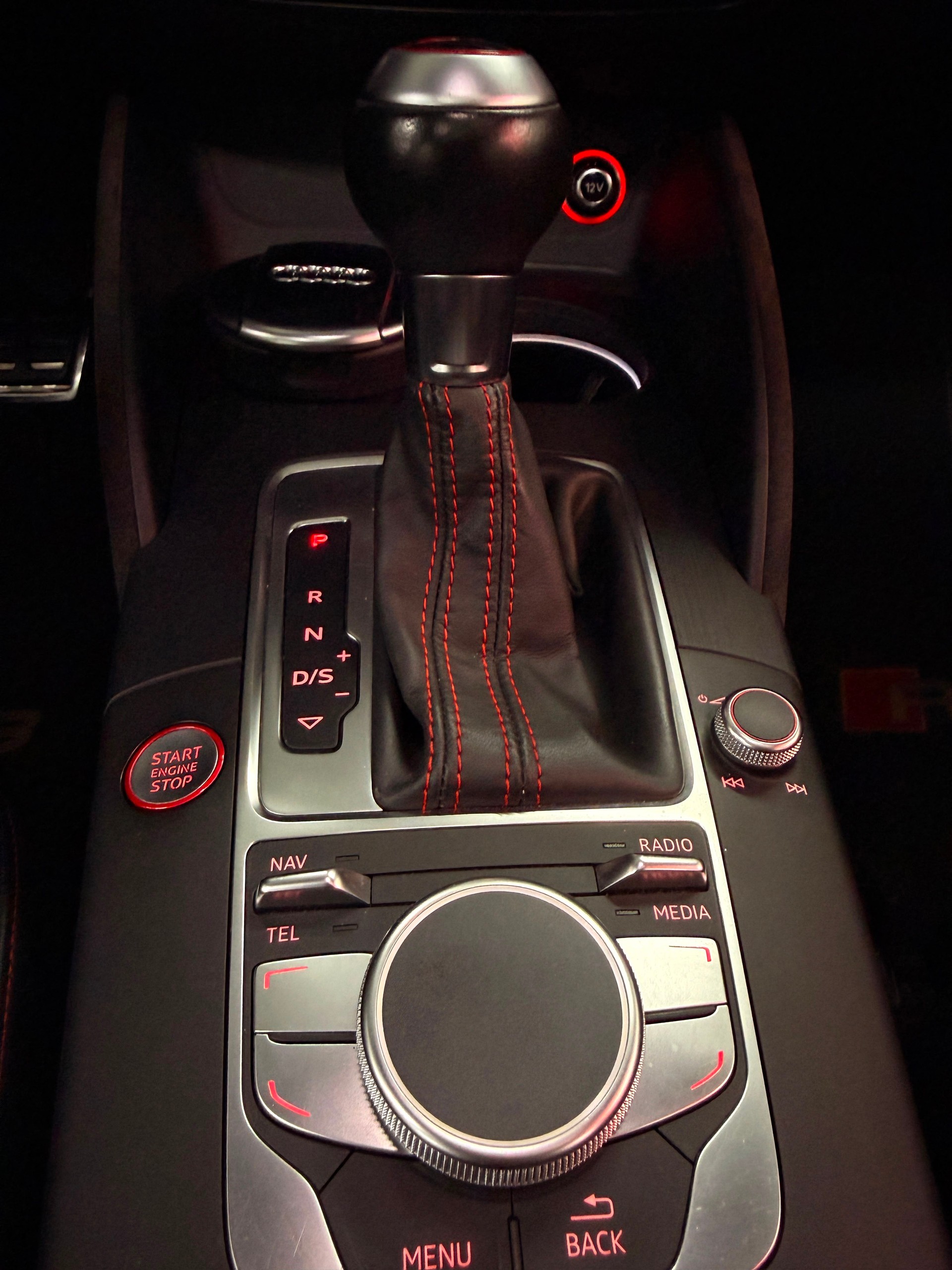 AUDI RS3 2.5 TSI quattro S-tronic-image-29