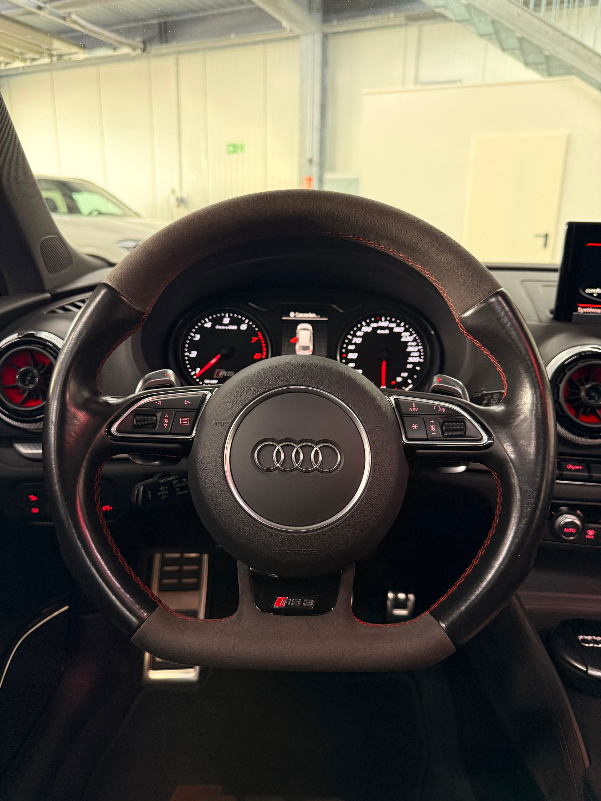 AUDI RS3 2.5 TSI quattro S-tronic-image-26