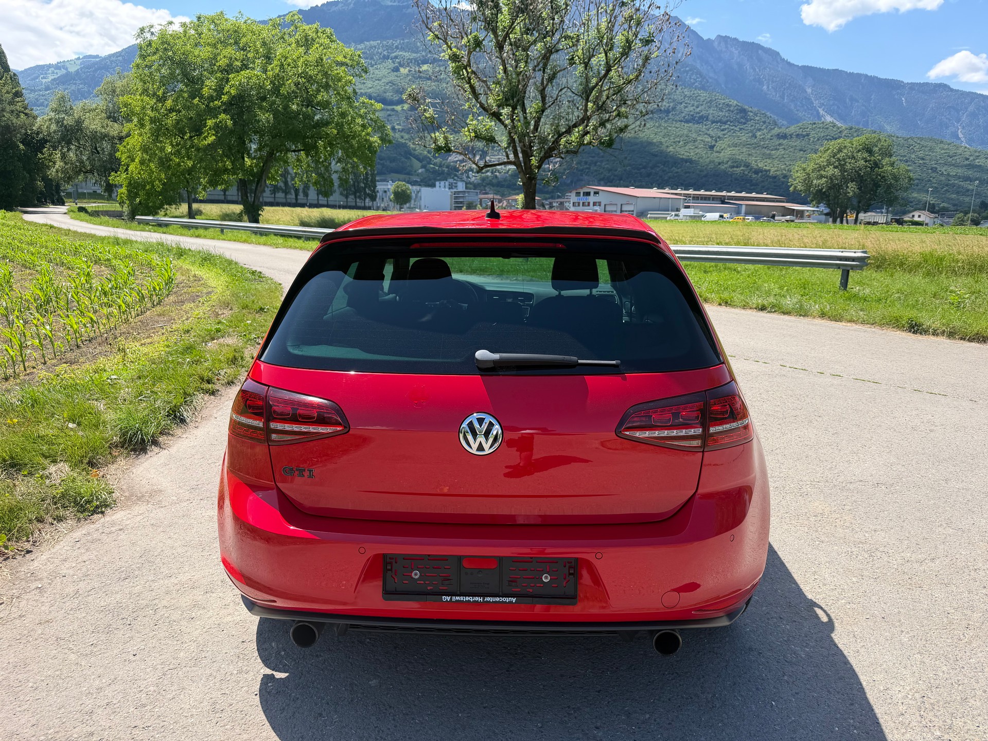VW Golf 2.0 TSI GTI-image-4