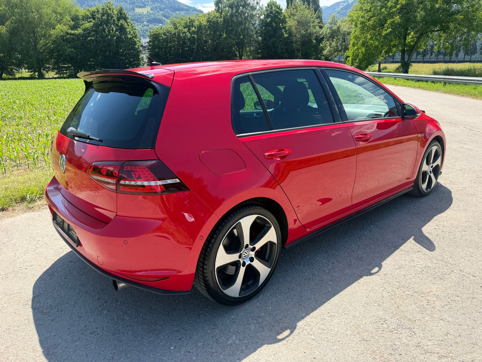 VW Golf 2.0 TSI GTI-image-3