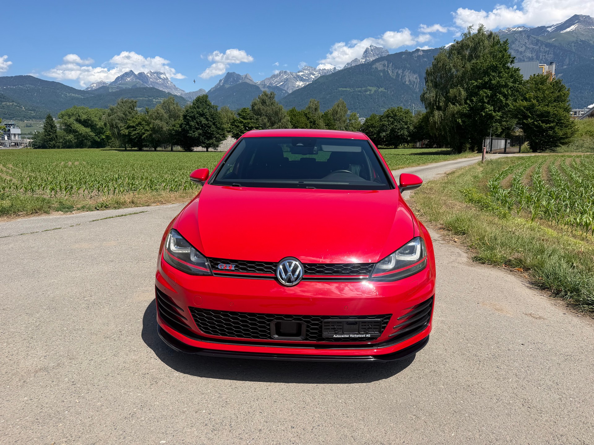 VW Golf 2.0 TSI GTI-image-1