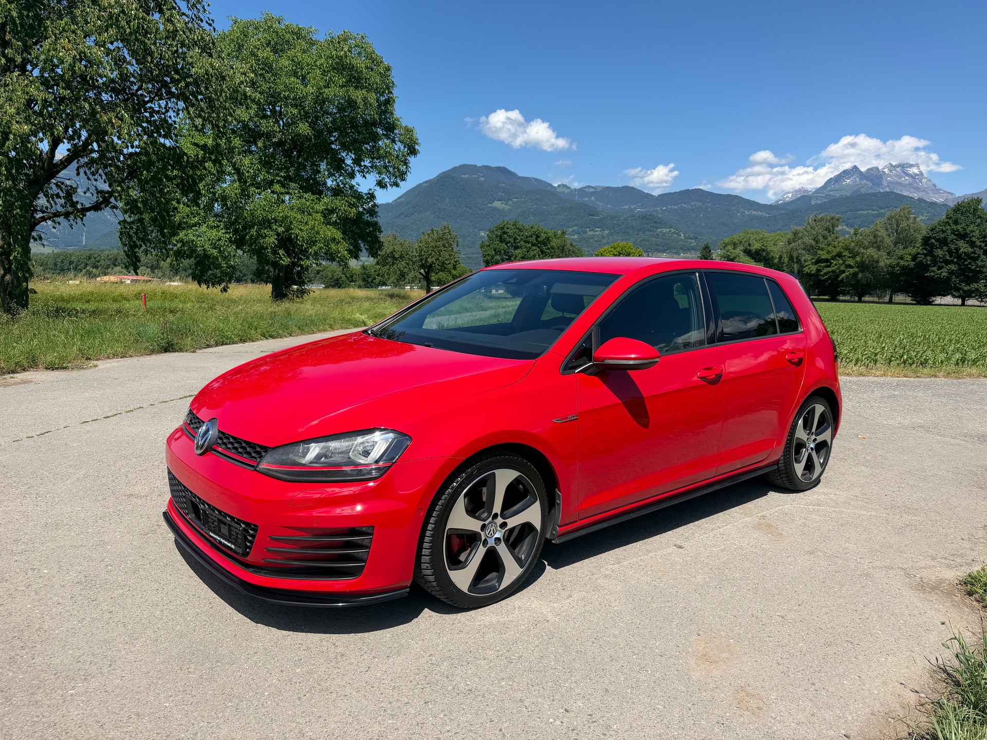 VW Golf 2.0 TSI GTI-image-2