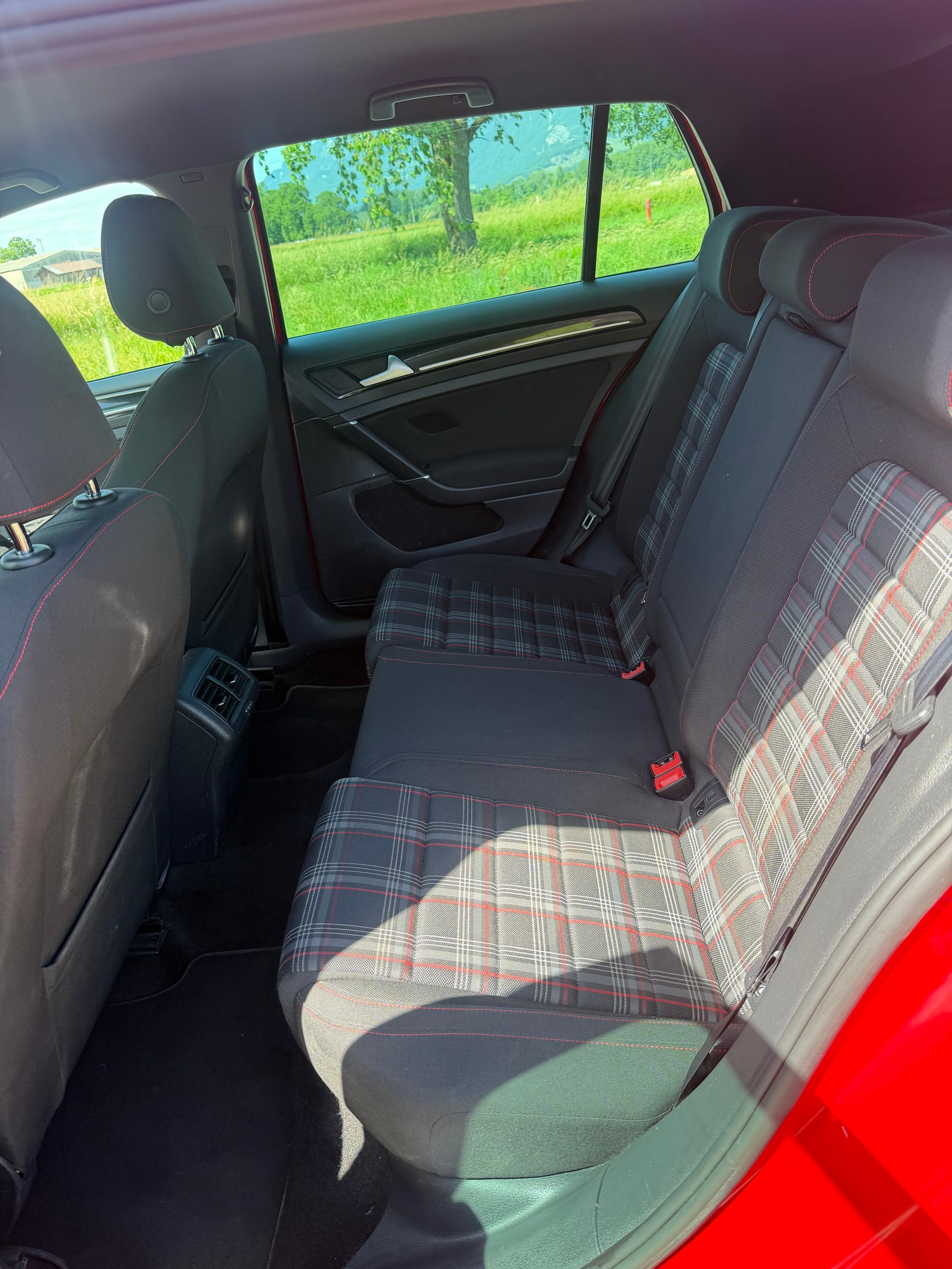 VW Golf 2.0 TSI GTI-image-7