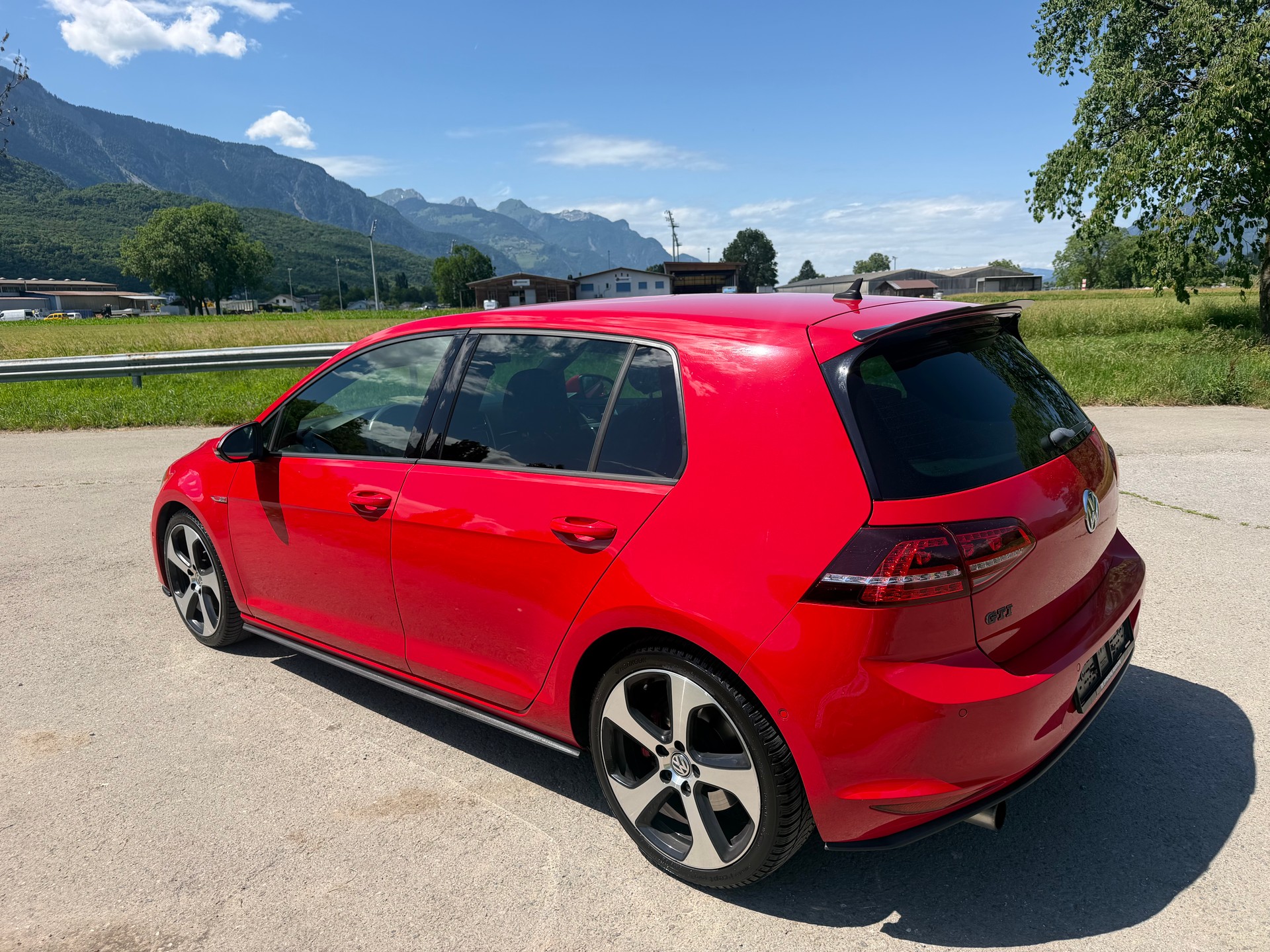 VW Golf 2.0 TSI GTI-image-5