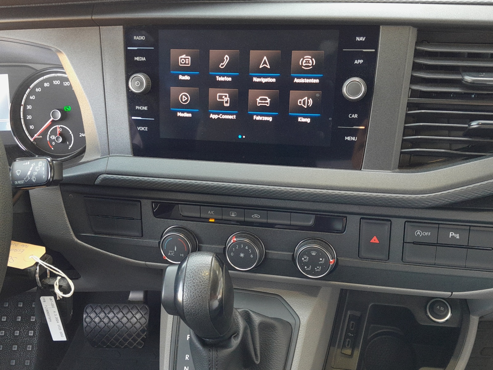 VW T6.1 2.0 TDI DSG-image-10