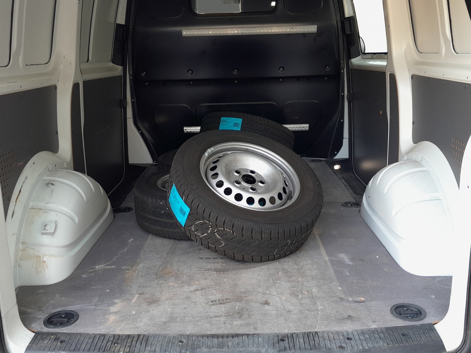 VW T6.1 2.0 TDI DSG-image-12