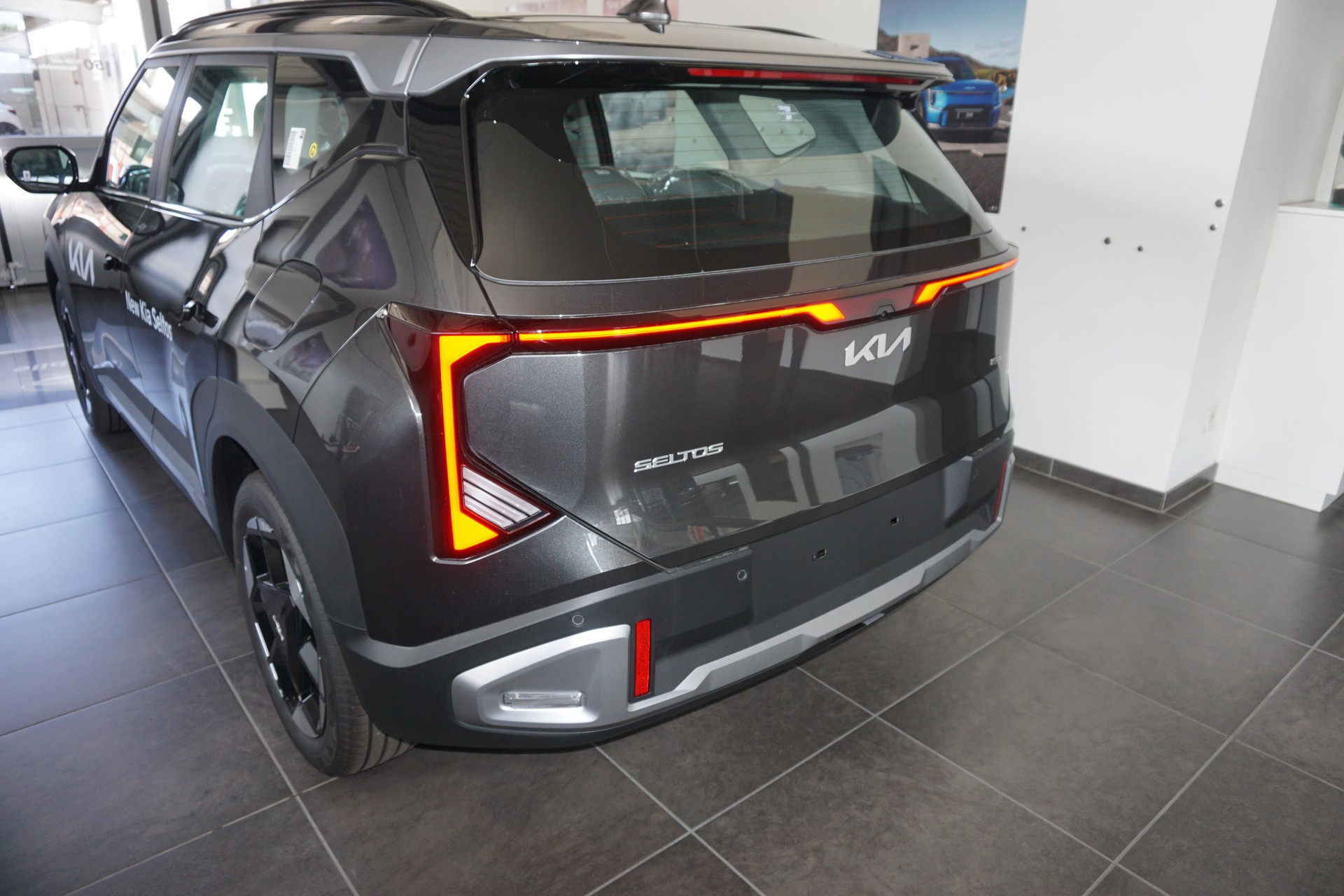 KIA Seltos 1.6 T-GDi 4x4 Style-image-4