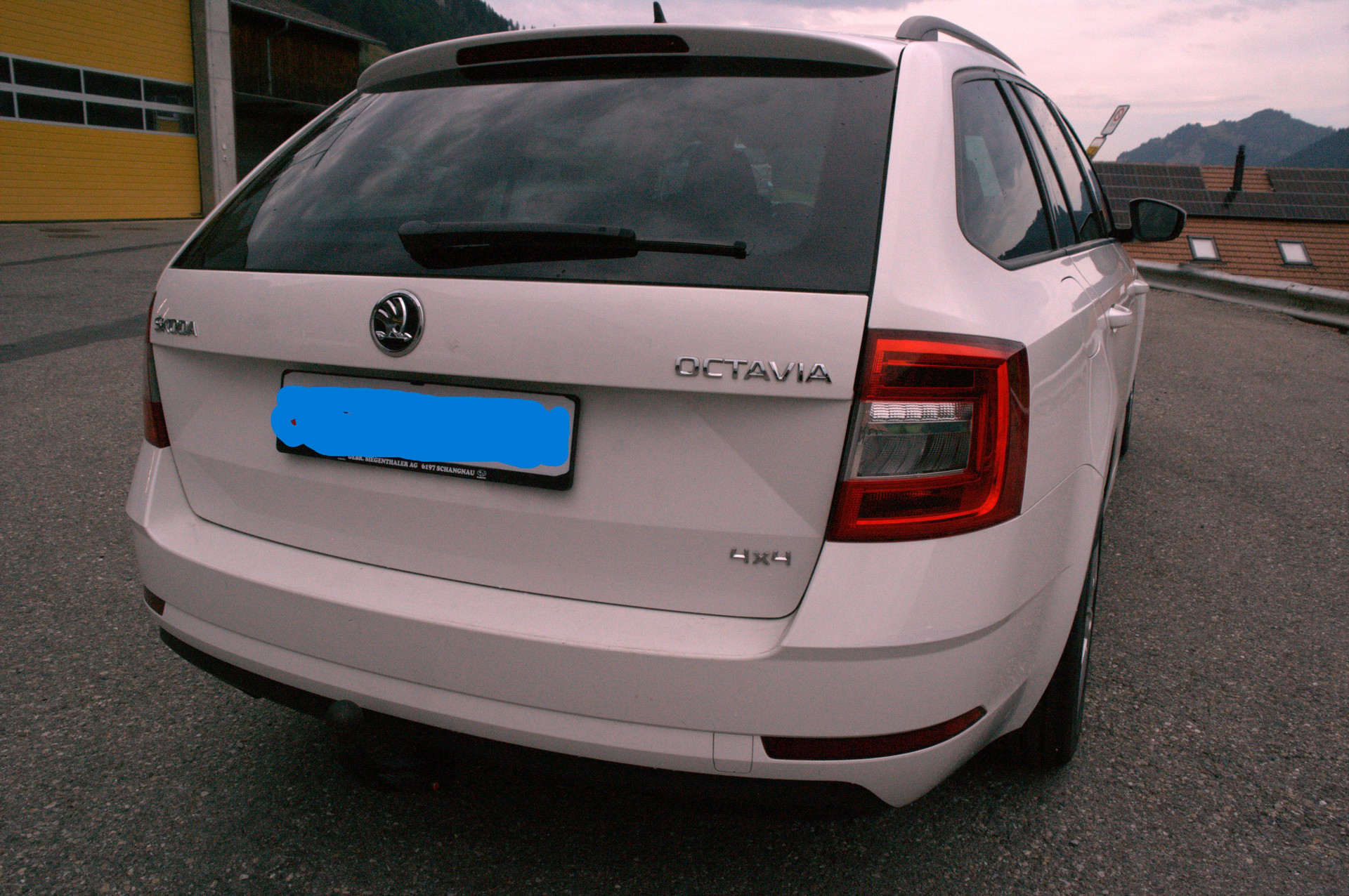 SKODA 2.0 TDI 150 Ambition 4x4 DSG-image-3