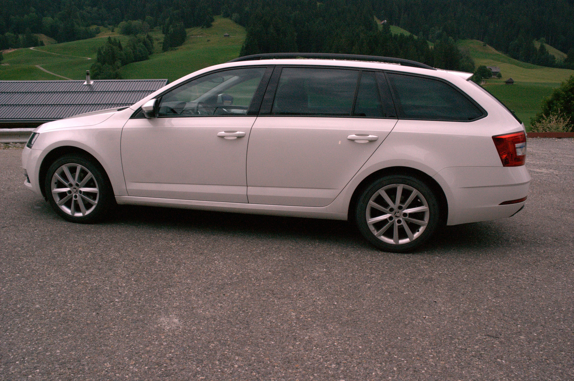 SKODA 2.0 TDI 150 Ambition 4x4 DSG-image-5