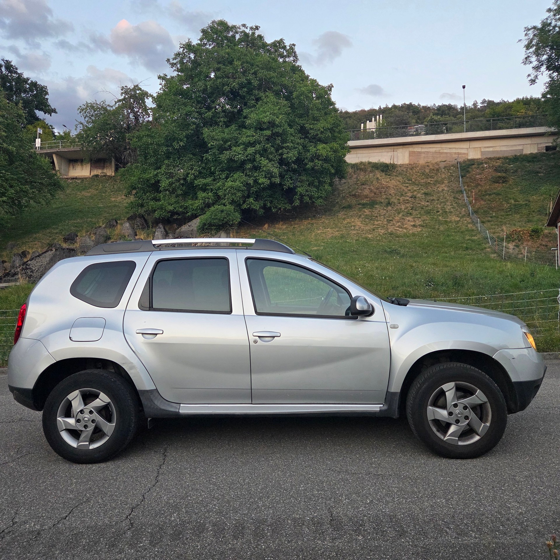 DACIA Duster 1.5 dCi Lauréate 4x4-image-4