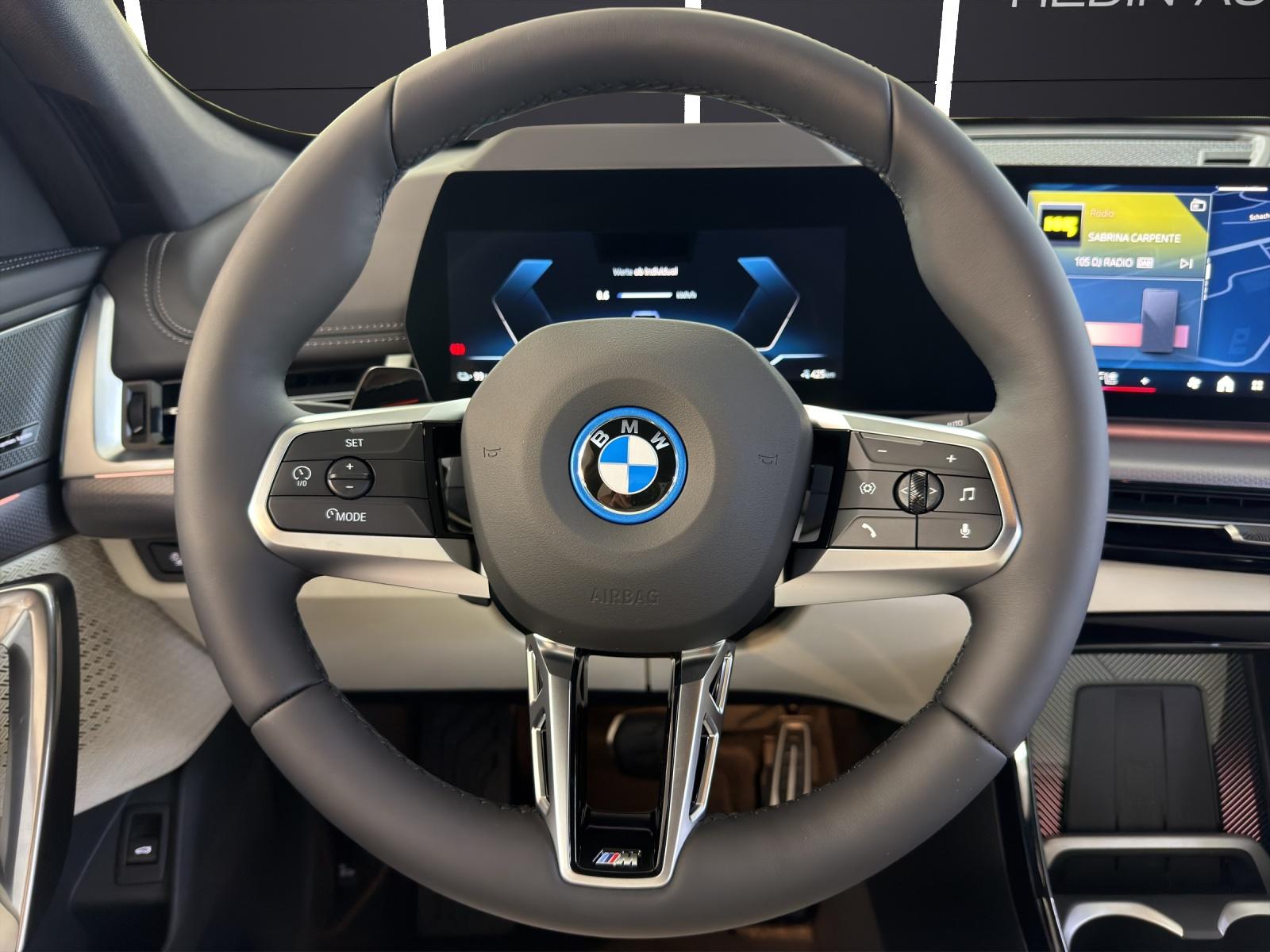 BMW iX1 30 xDrive-image-18