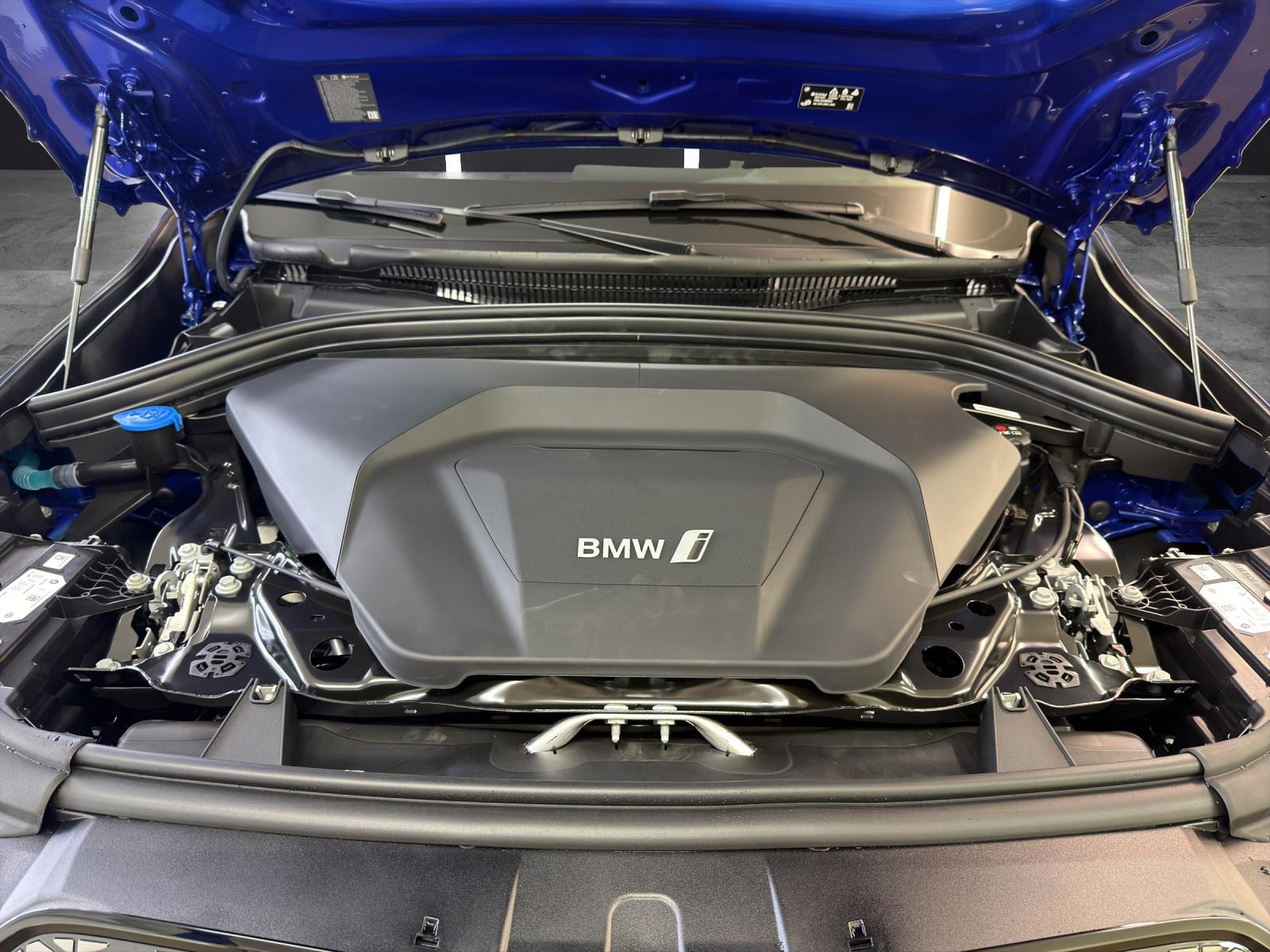 BMW iX1 30 xDrive-image-22