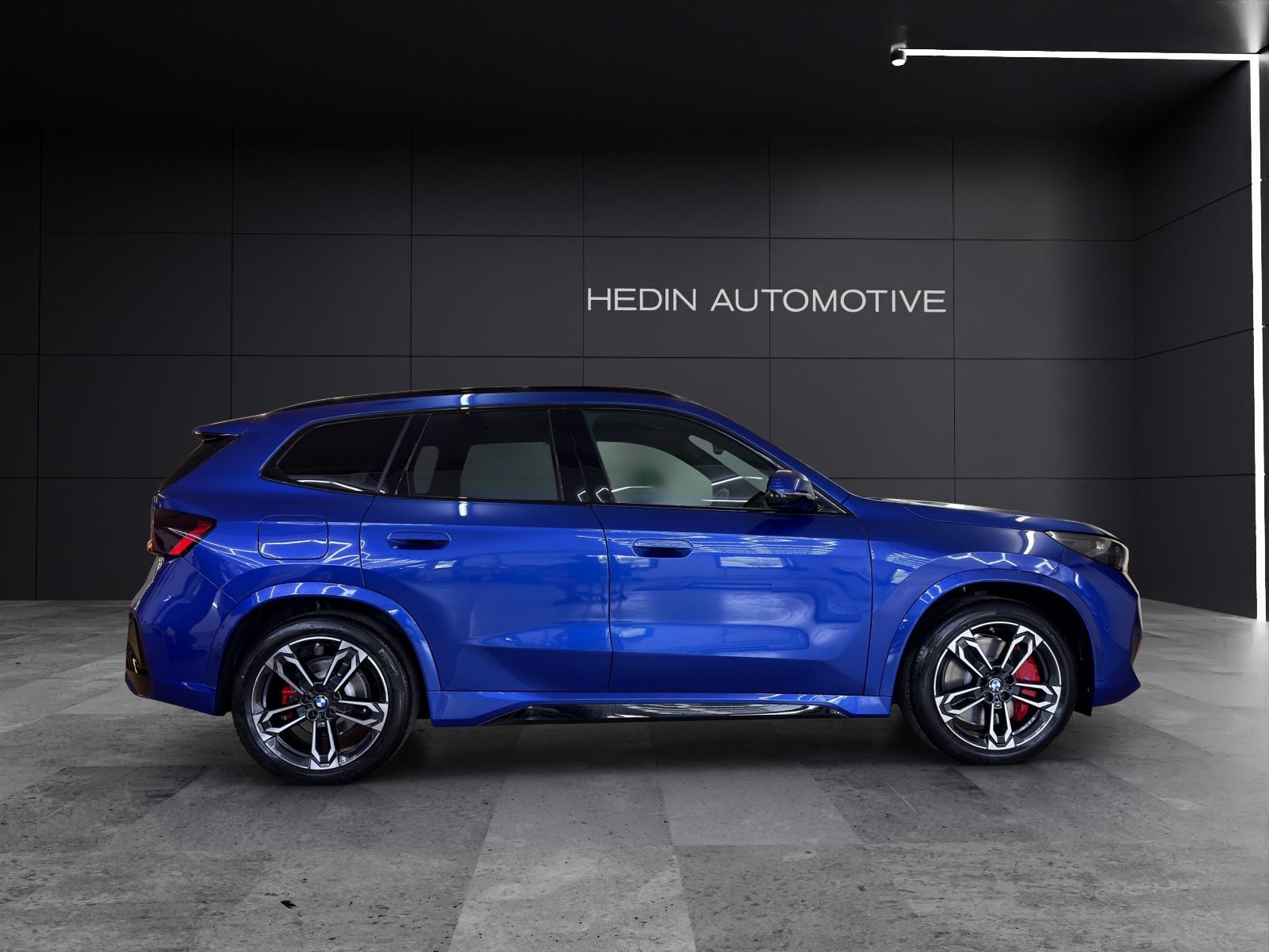 BMW iX1 30 xDrive-image-5