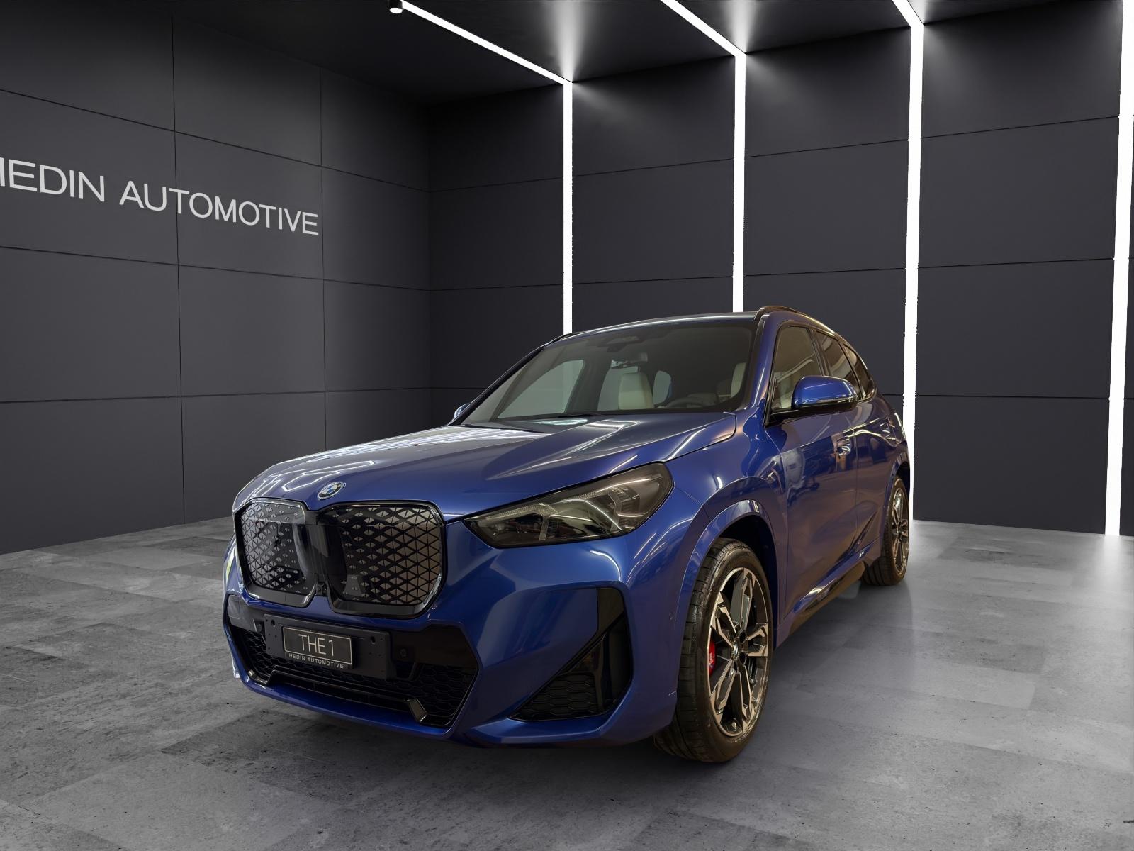 BMW iX1 30 xDrive-image-0