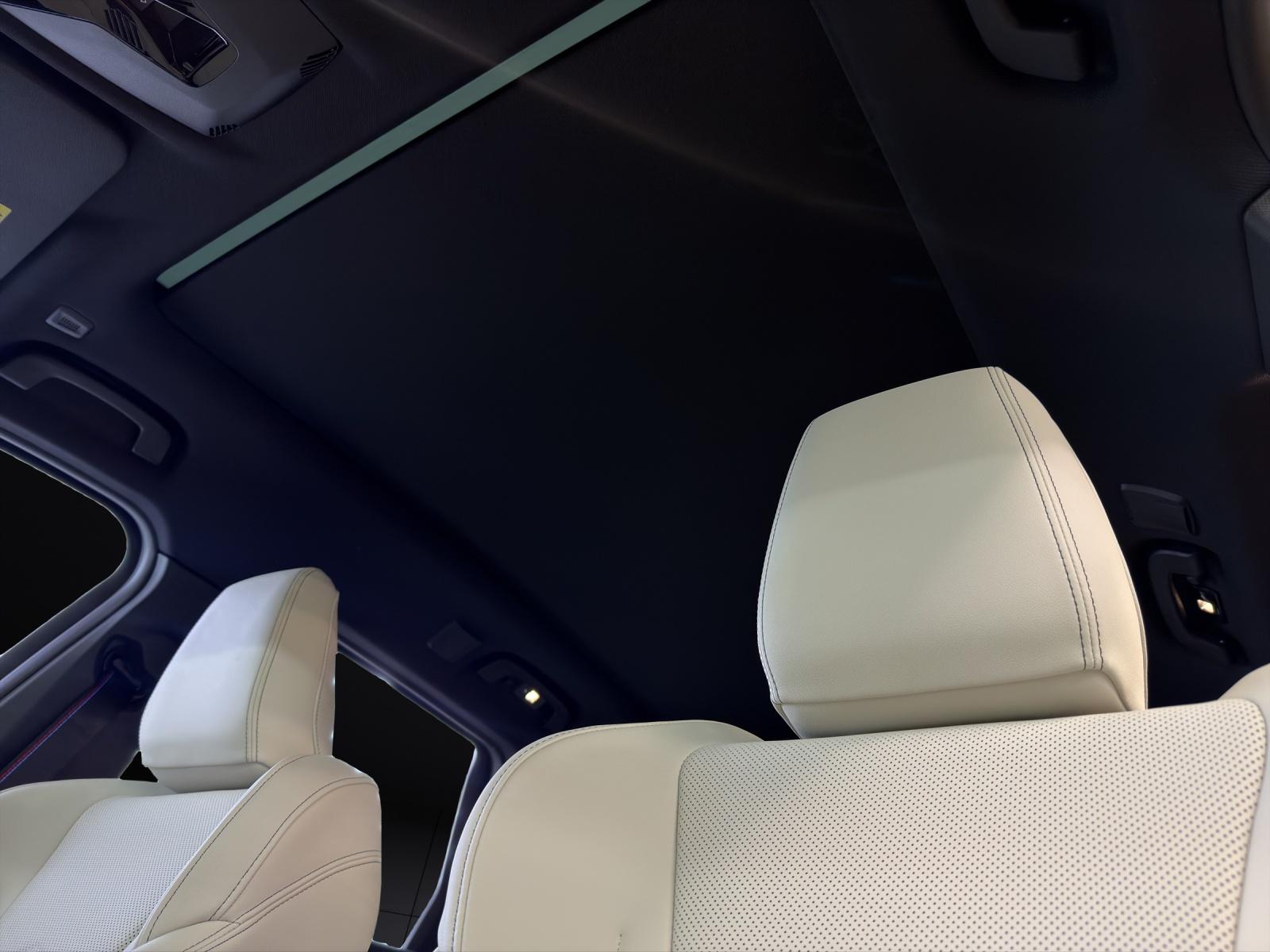 BMW iX1 30 xDrive-image-16