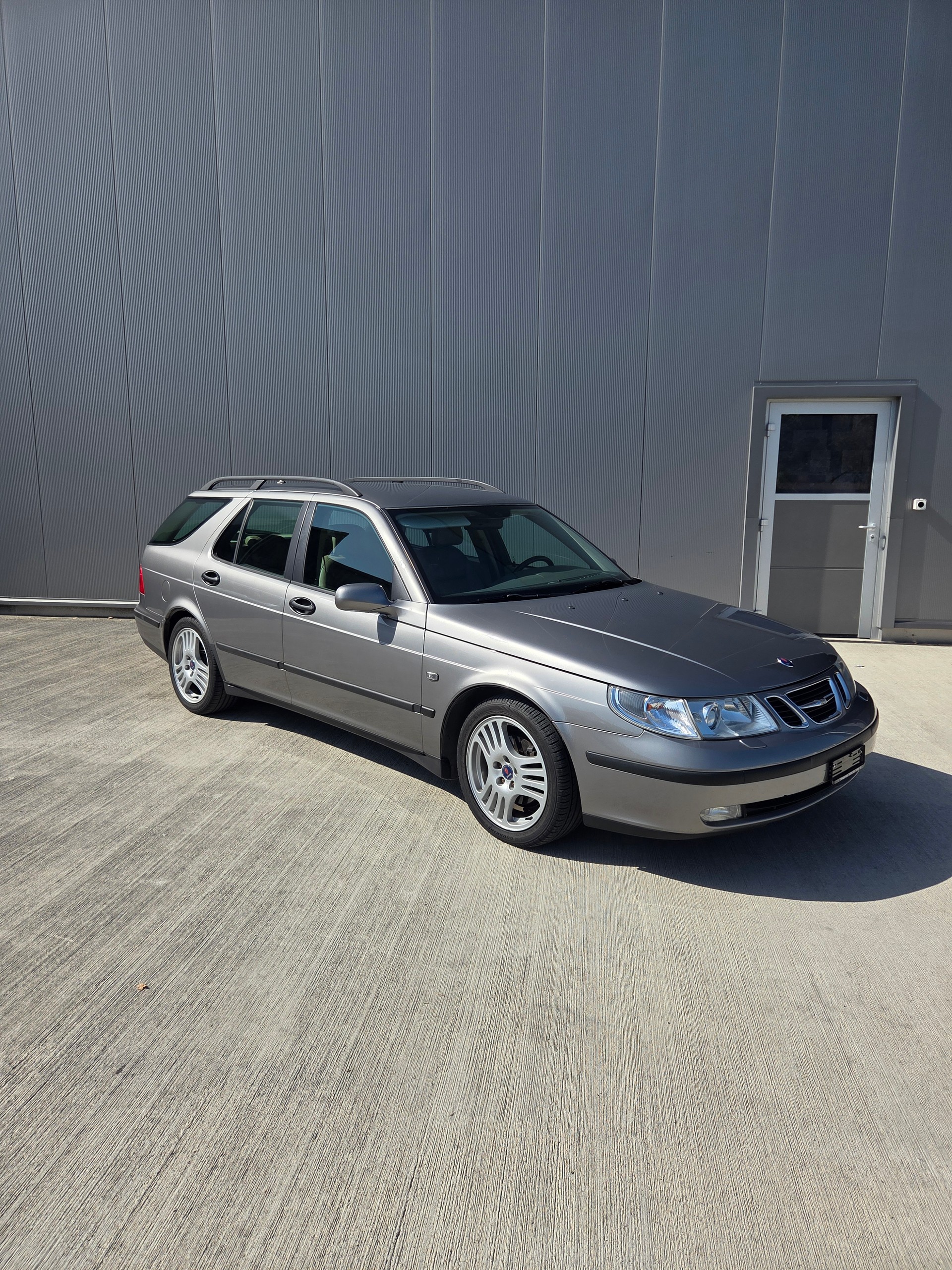 SAAB 9-5 2.3t Linear-image-0