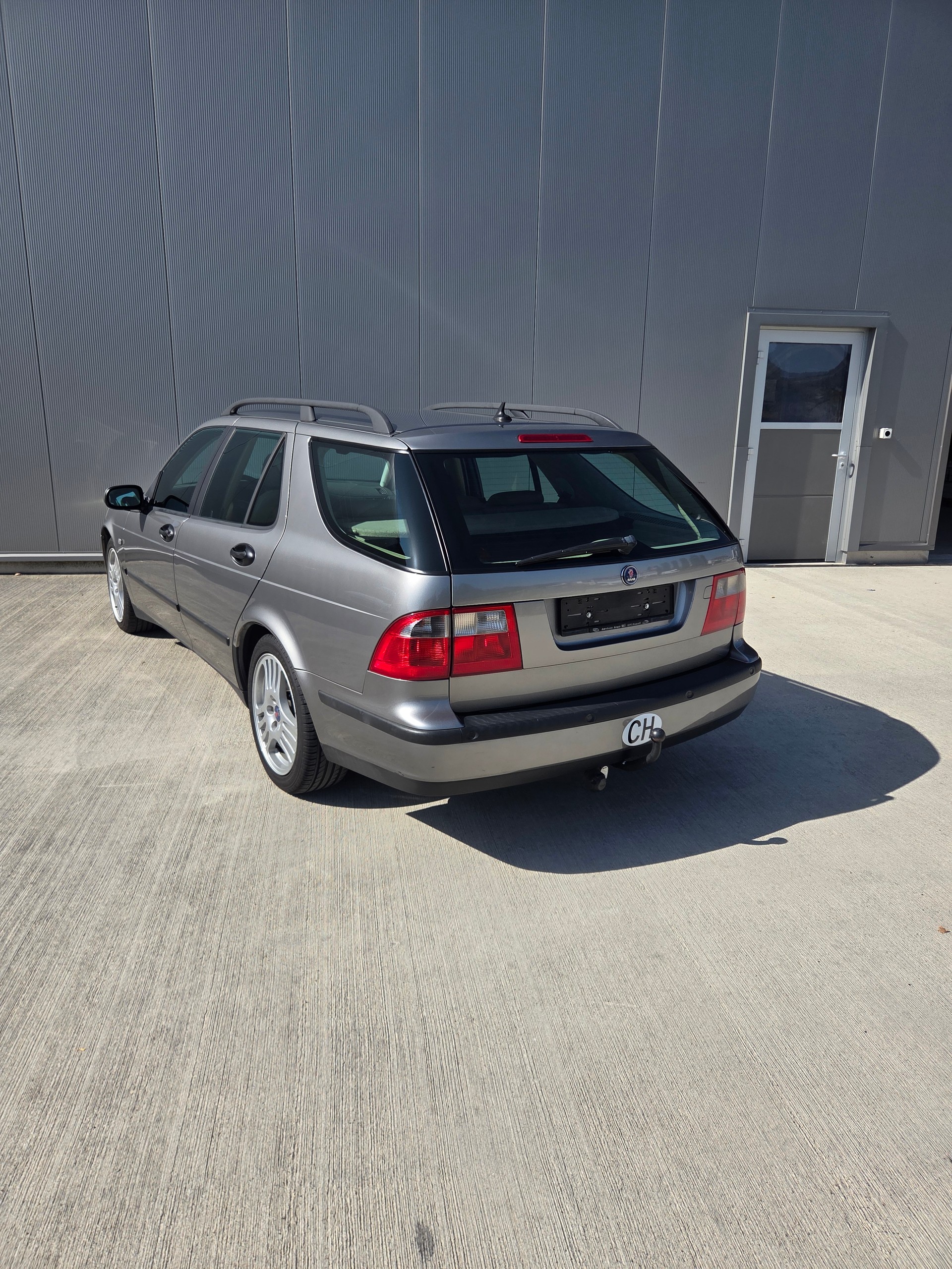 SAAB 9-5 2.3t Linear-image-2