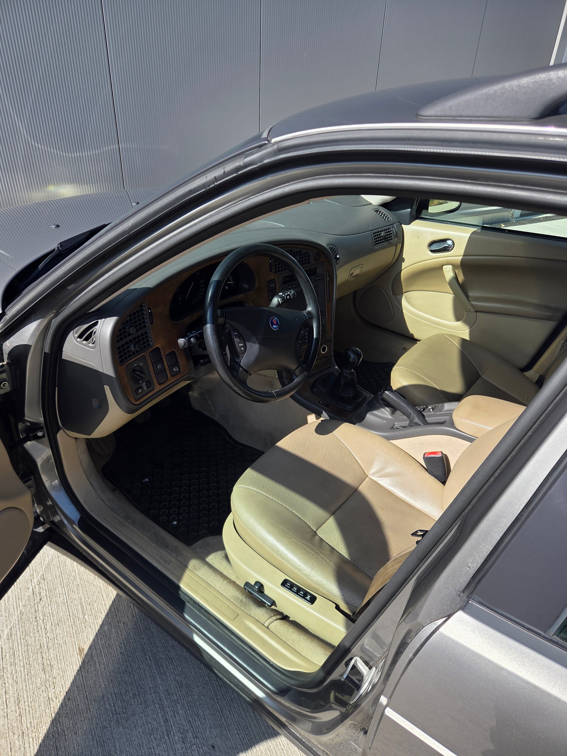SAAB 9-5 2.3t Linear-image-3