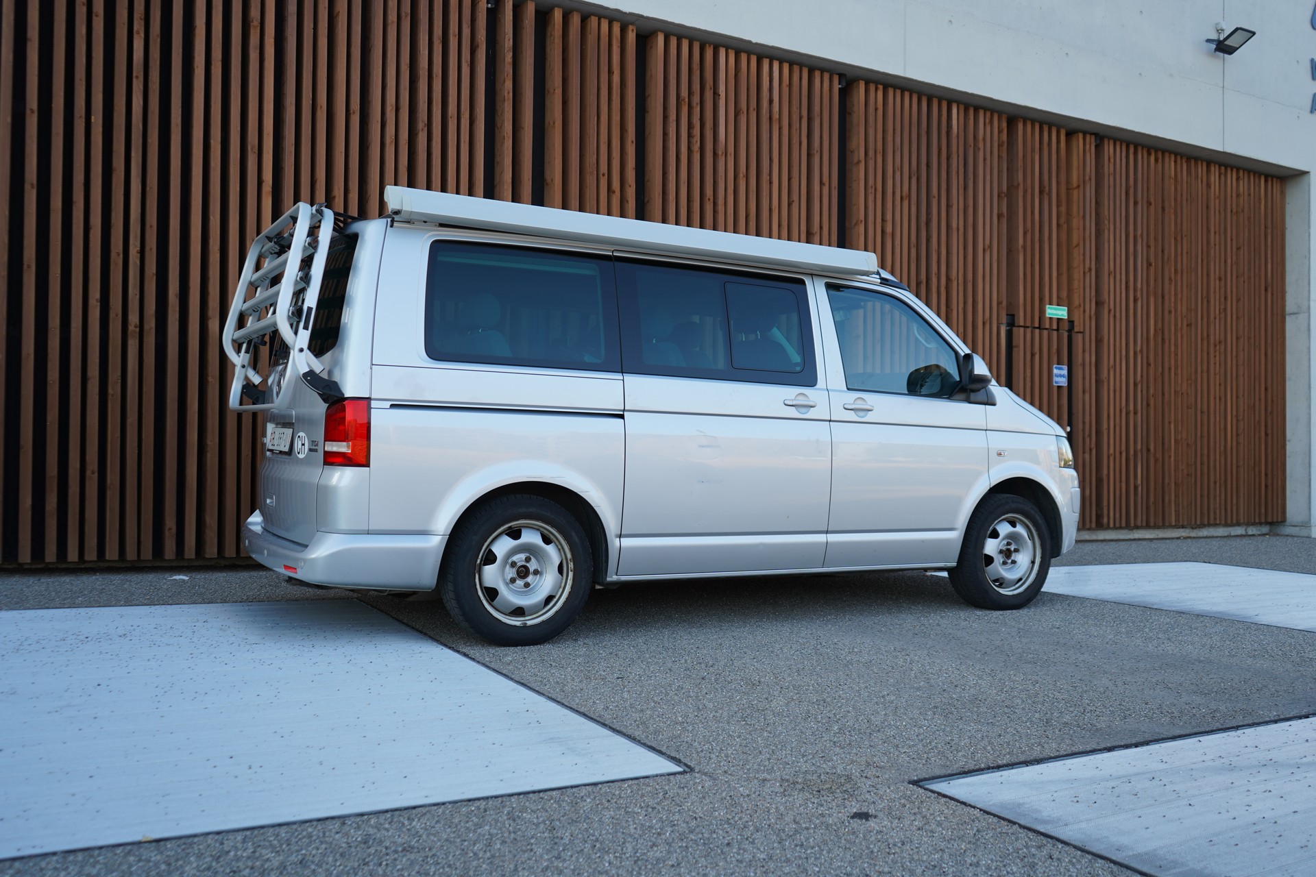 VW T5 CALIFORNIA 2.0 Bi-TDI BEACH 4MOTION l 140 PS-image-6
