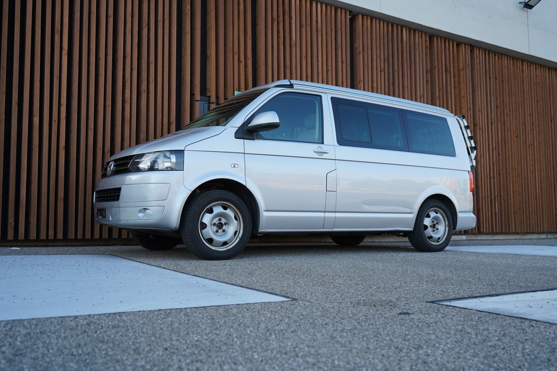 VW T5 CALIFORNIA 2.0 Bi-TDI BEACH 4MOTION l 140 PS-image-12