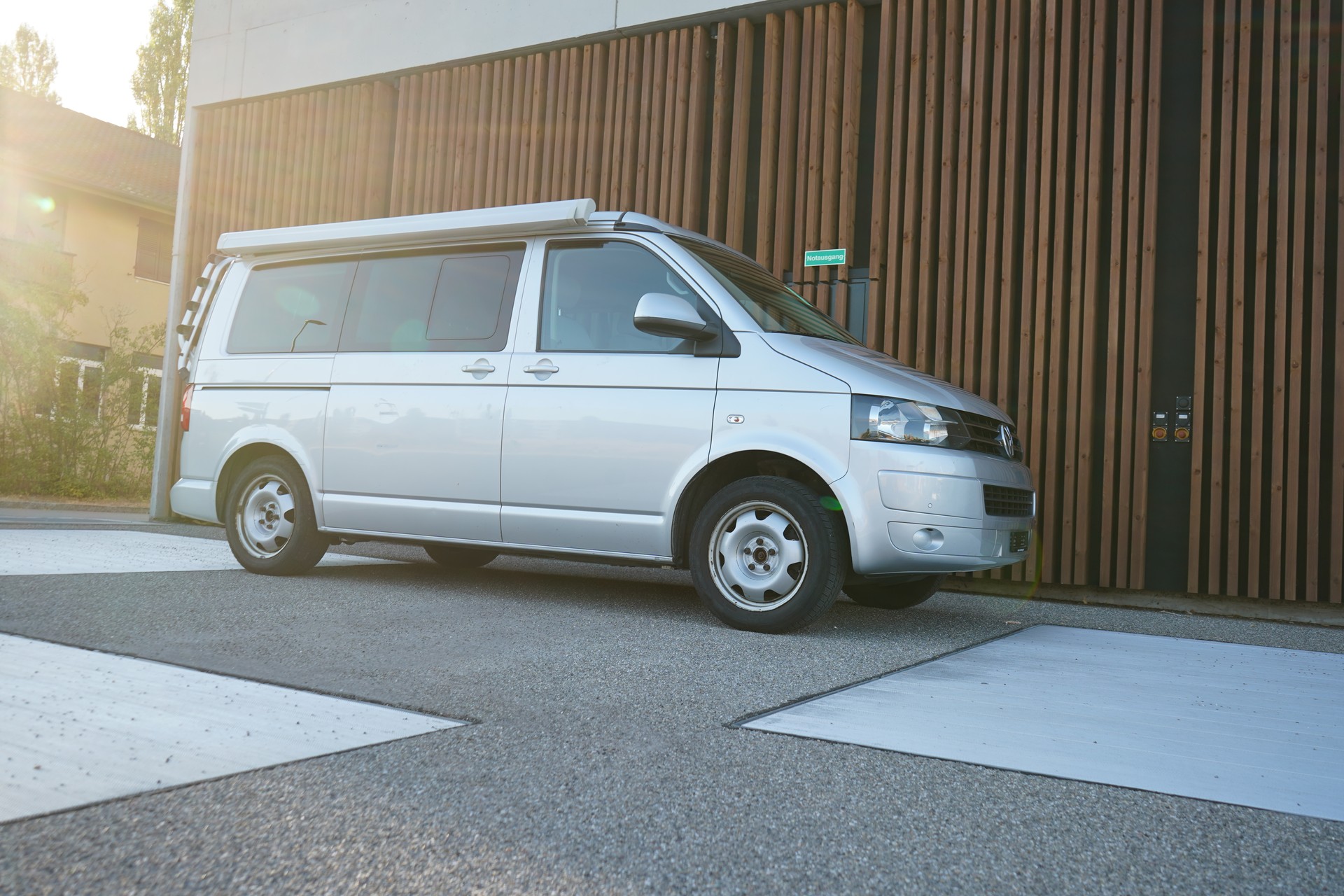 VW T5 CALIFORNIA 2.0 Bi-TDI BEACH 4MOTION l 140 PS-image-10