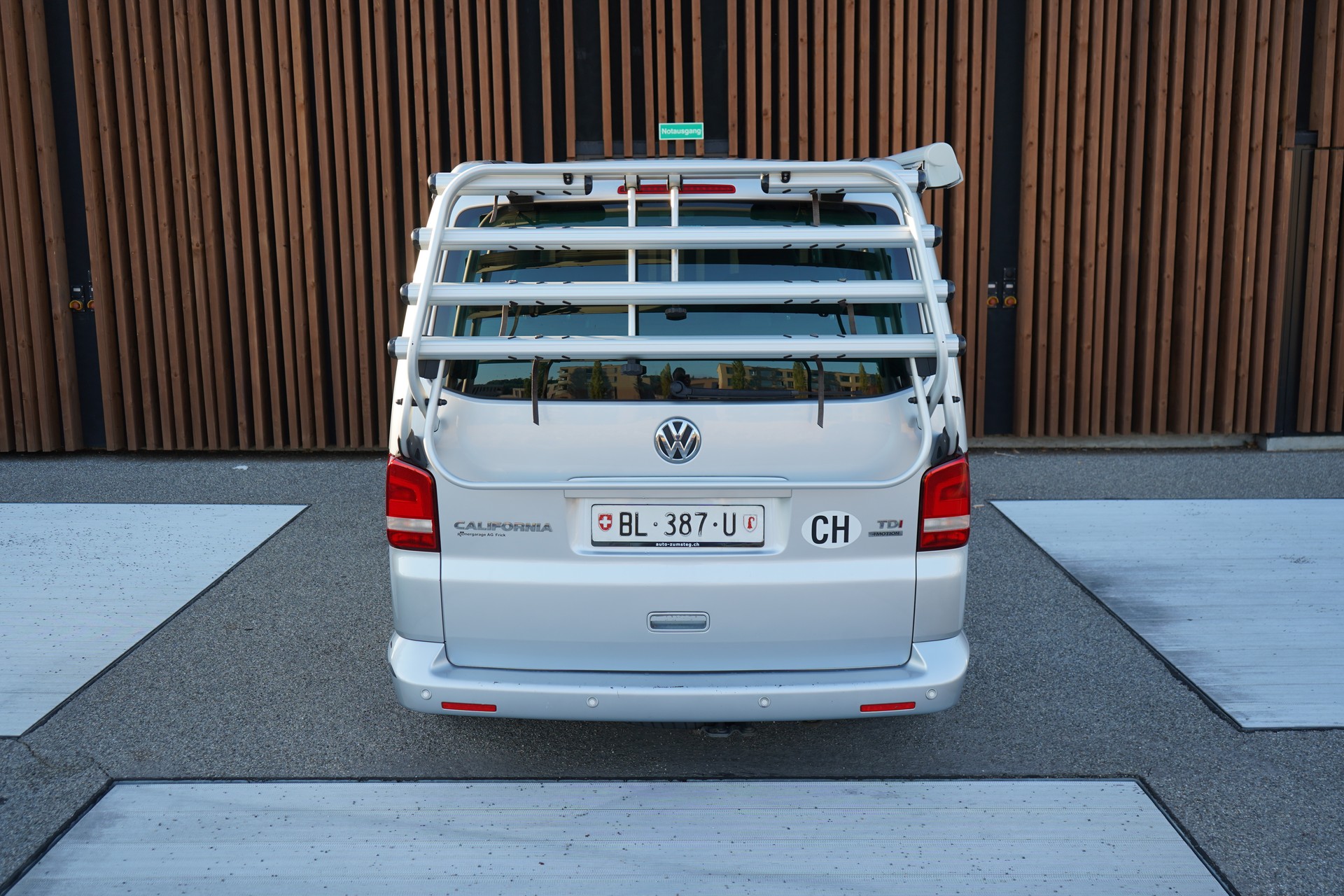 VW T5 CALIFORNIA 2.0 Bi-TDI BEACH 4MOTION l 140 PS-image-16
