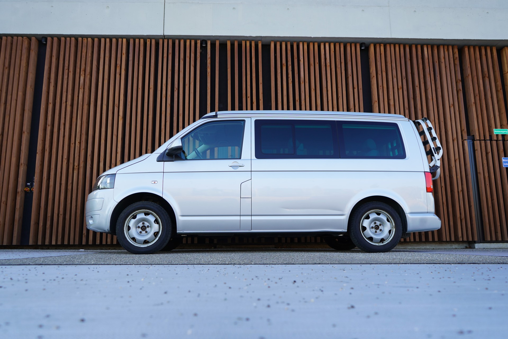 VW T5 CALIFORNIA 2.0 Bi-TDI BEACH 4MOTION l 140 PS-image-1